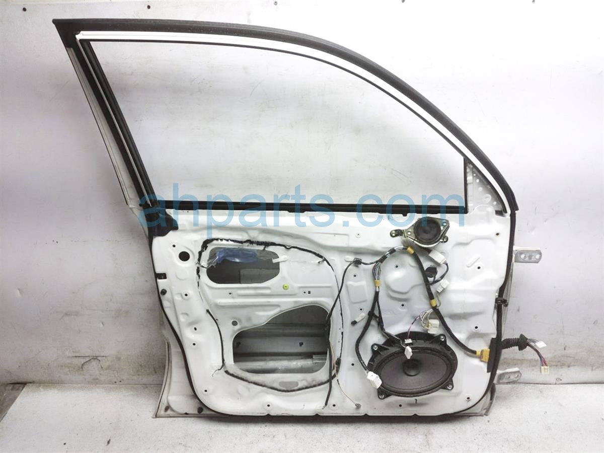 $199 Toyota FR/LH DOOR - WHITE - SHELL ONLY