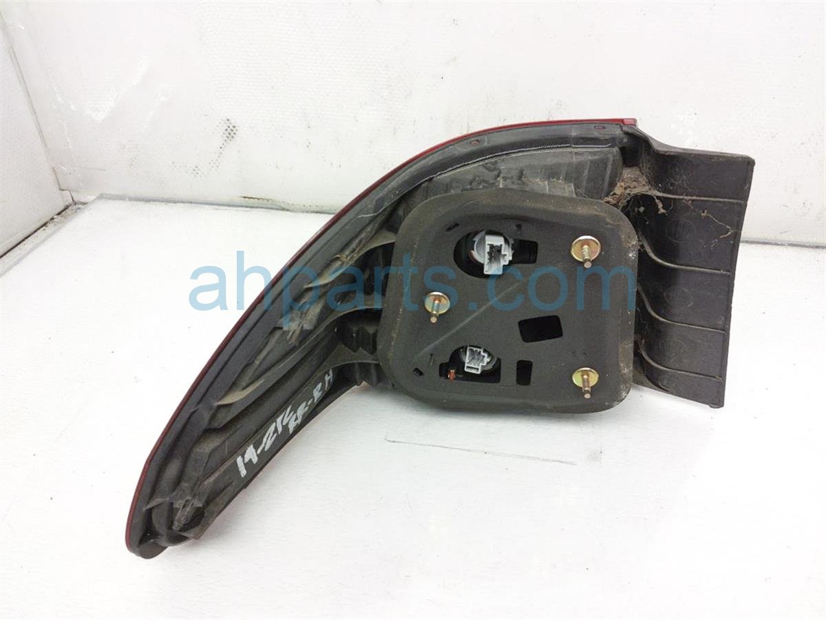 $25 Honda RH TAIL LAMP (ON BODY)