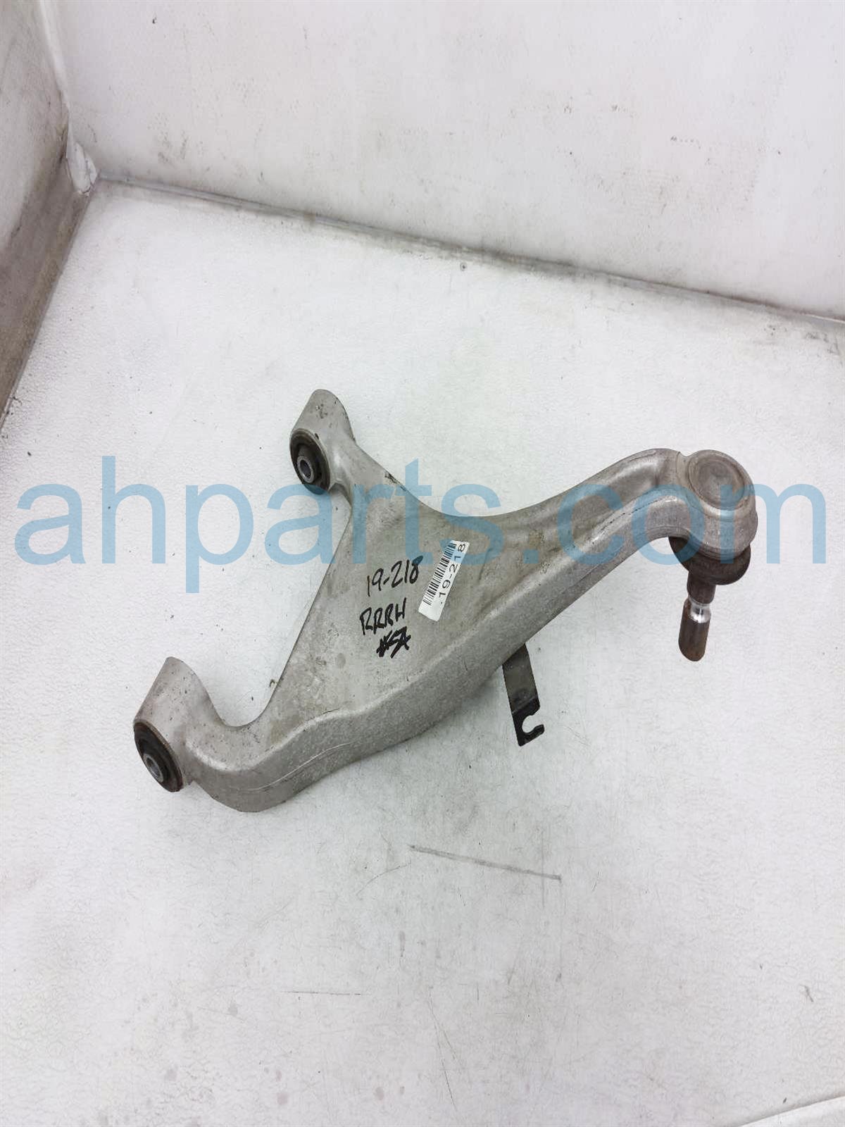 $29 Infiniti RR/RH UPPER CONTROL ARM