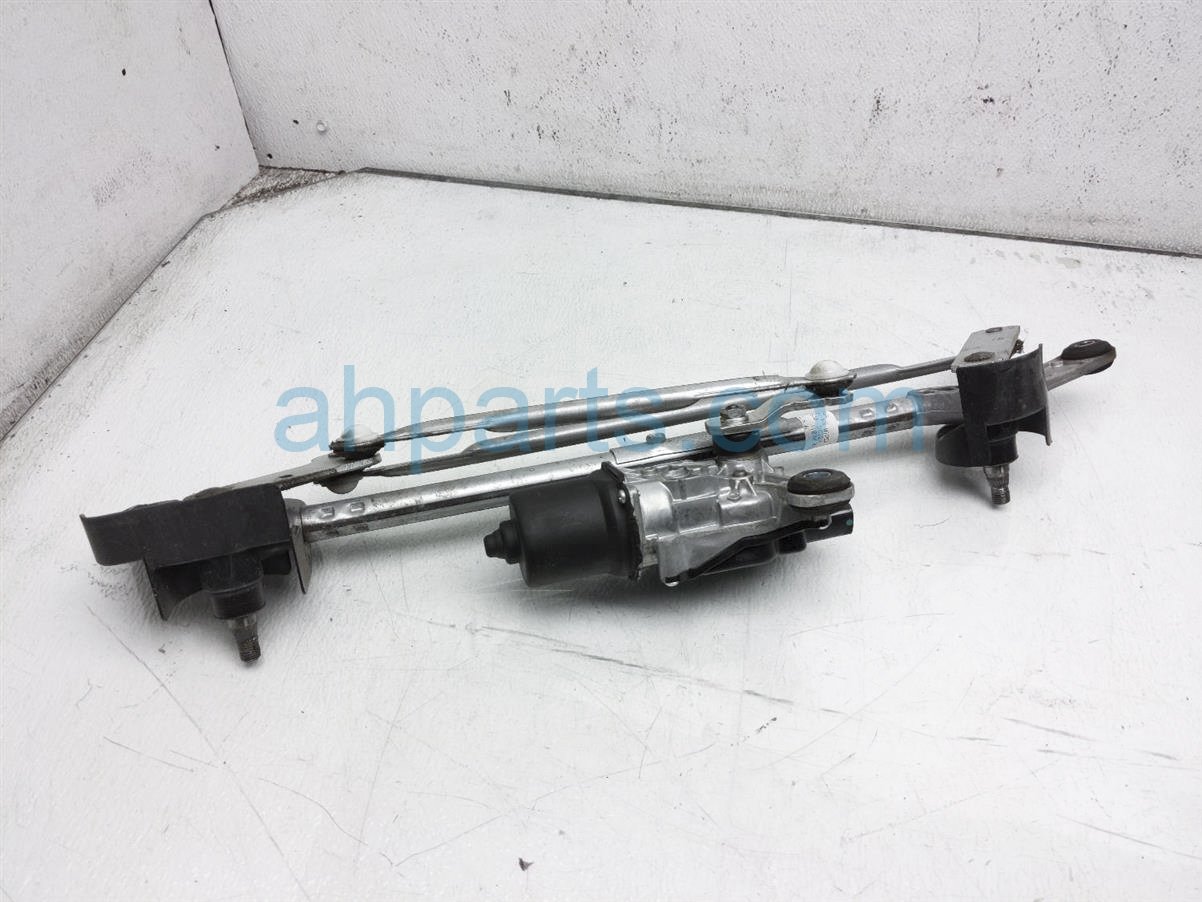 $40 Nissan WINDSHIELD WIPER MOTOR ASSY