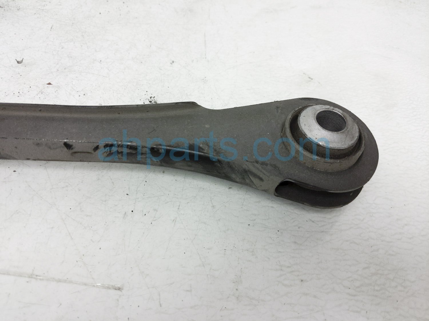 $49 Porsche RR/RH MIDDLE UPPER CONTROL ARM