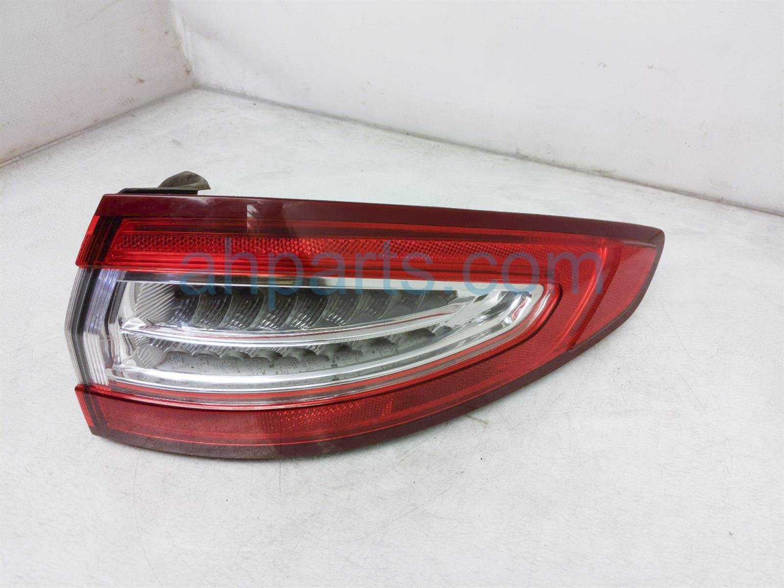 $60 Ford RH TAIL LAMP (ON BODY)