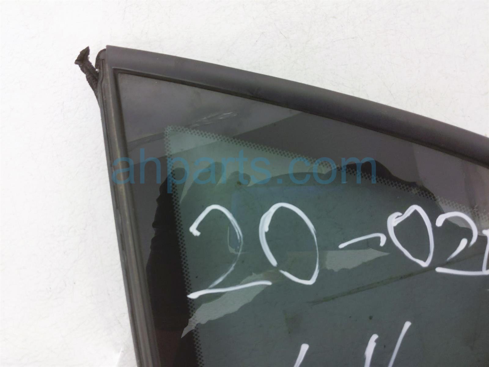 $45 Lexus RR/LH VENT GLASS WINDOW