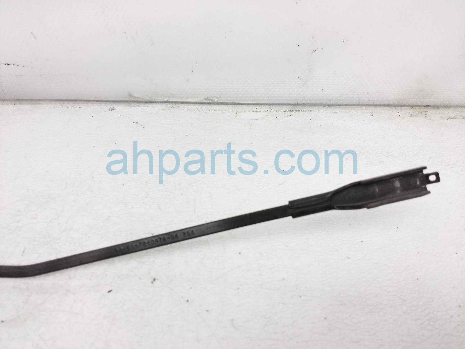 $20 BMW RH WINDSHIELD WIPER ARM