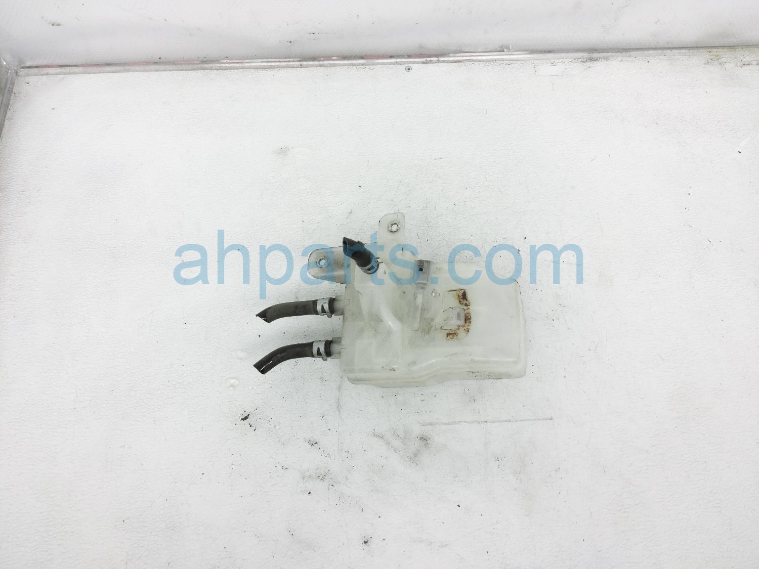 $34 Toyota WASHER RESERVOIR TANK