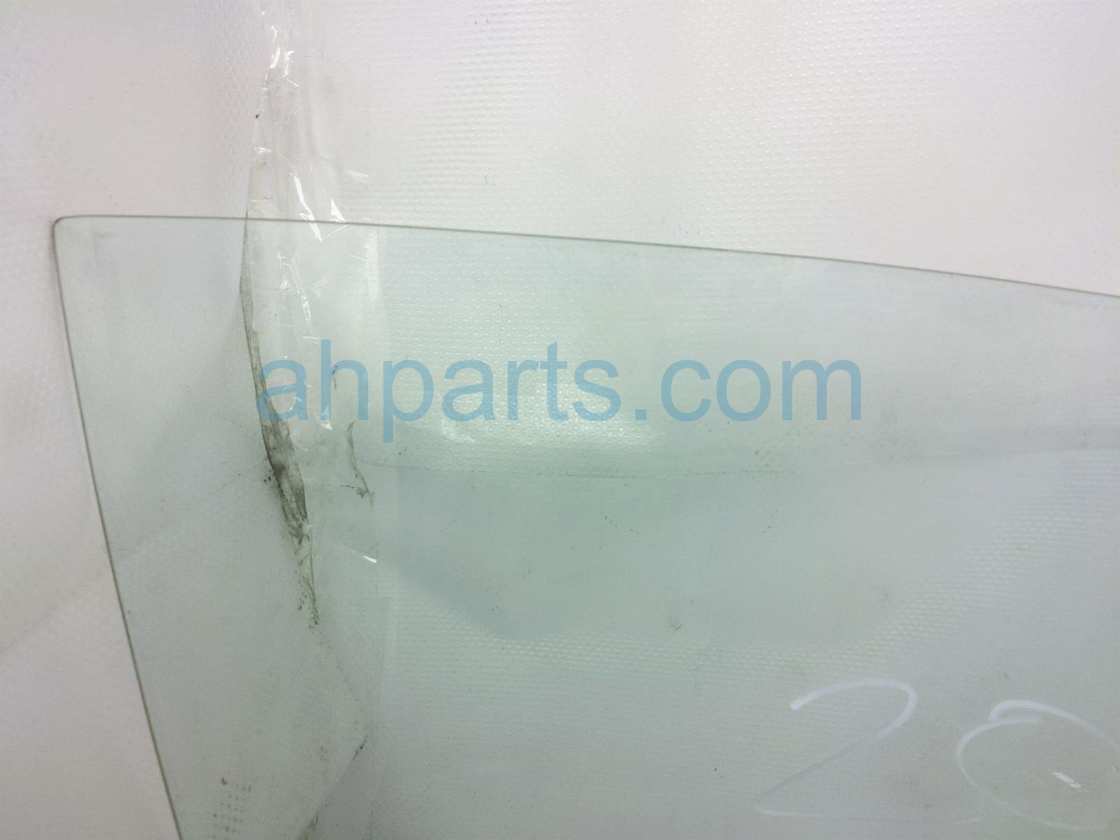 $50 Honda RH DOOR GLASS WINDOW