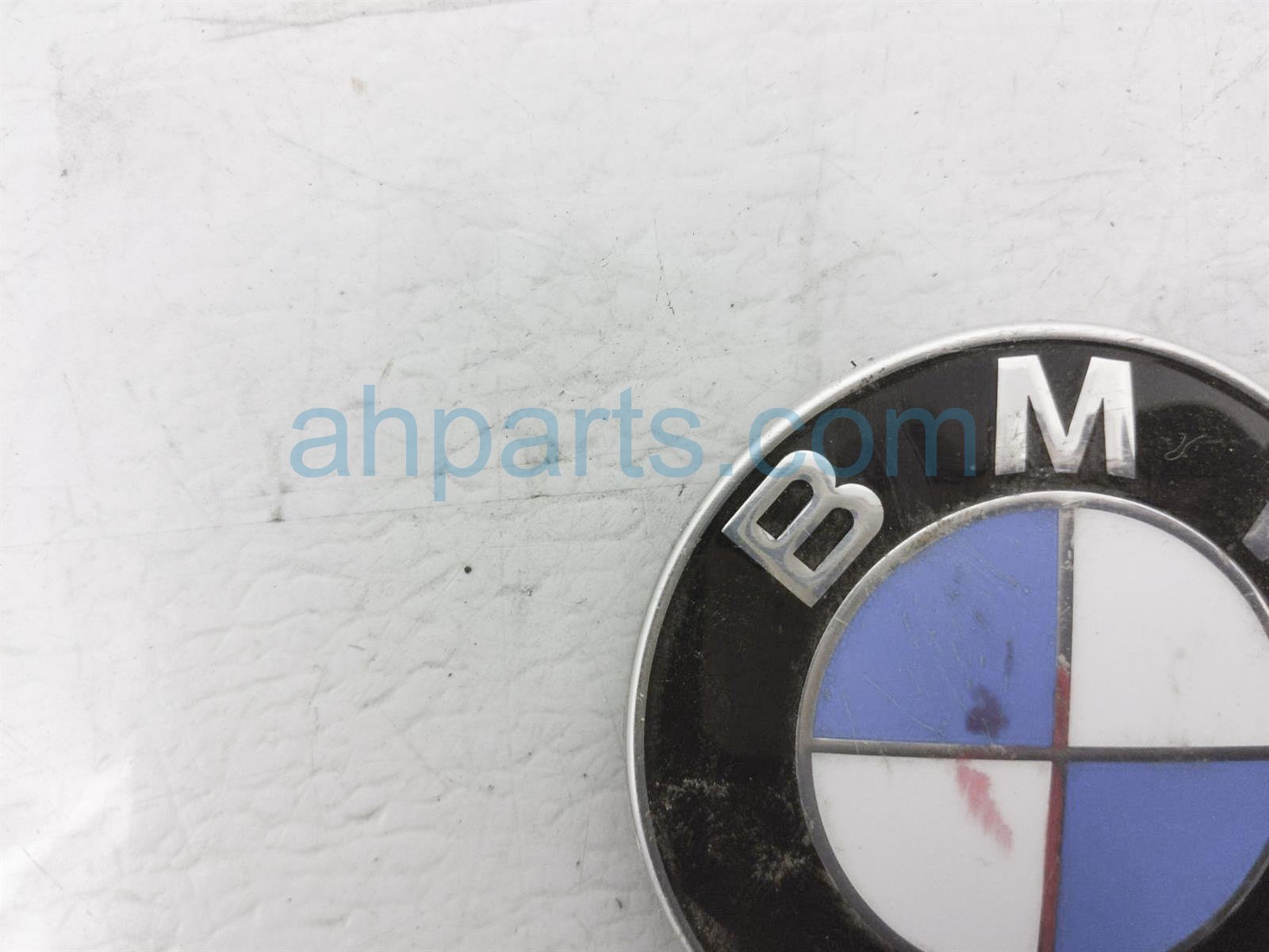 $10 BMW ENGINE COVER EMBLEM