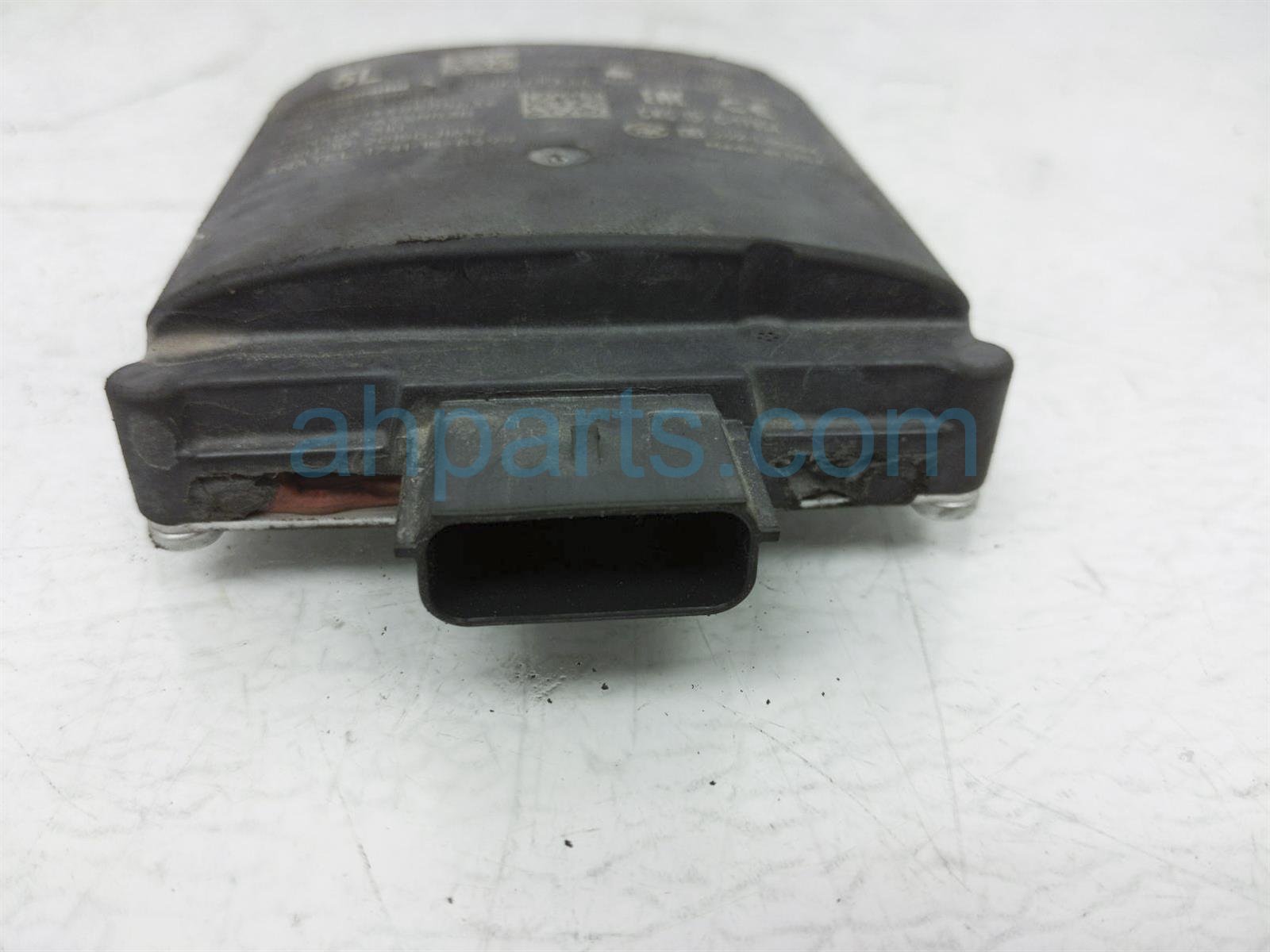 $80 Nissan RR/RH BLIND SPOT RADAR NIQ CRACK TAB