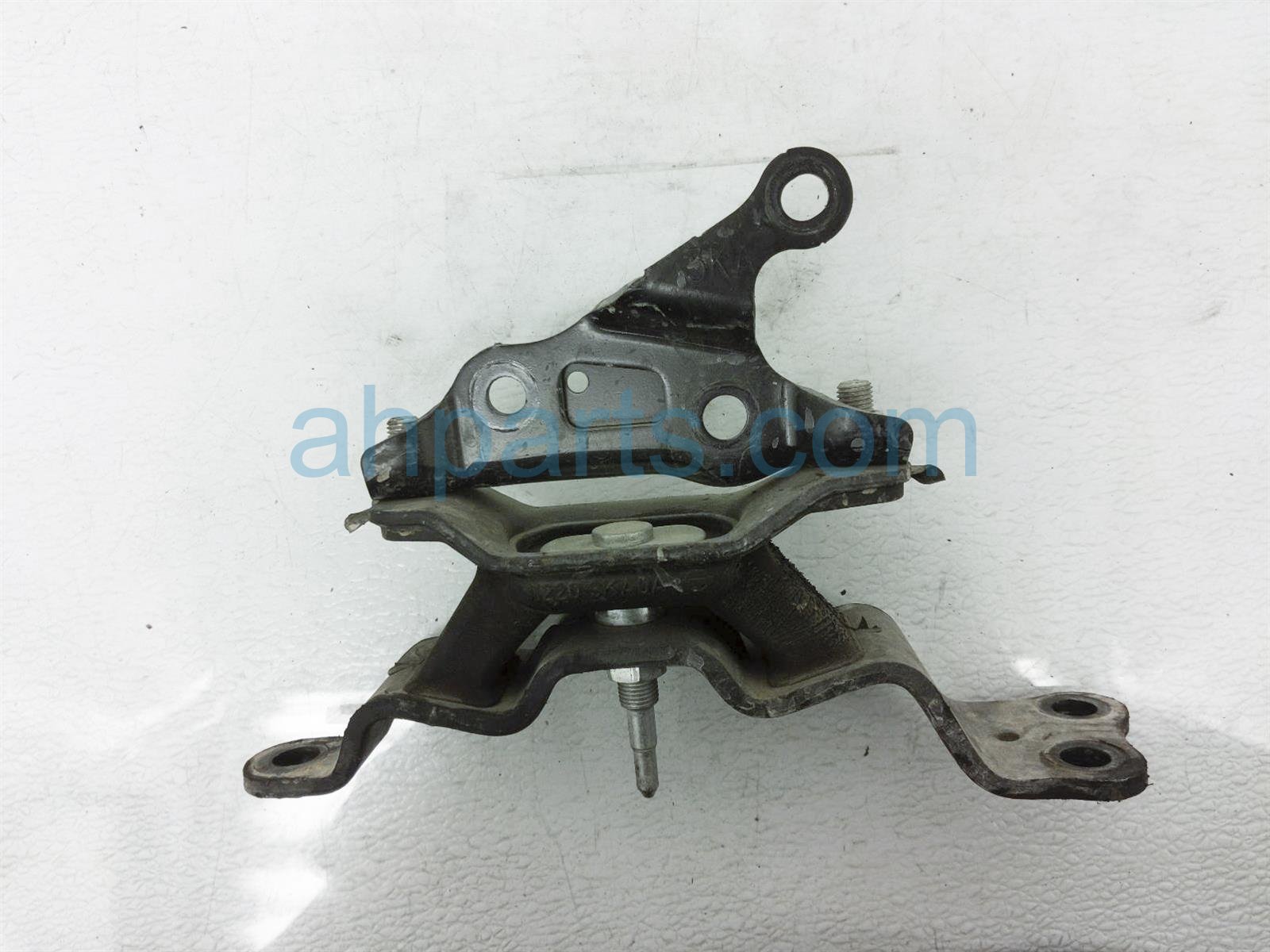 $39 Nissan LH ENGINE MOUNT