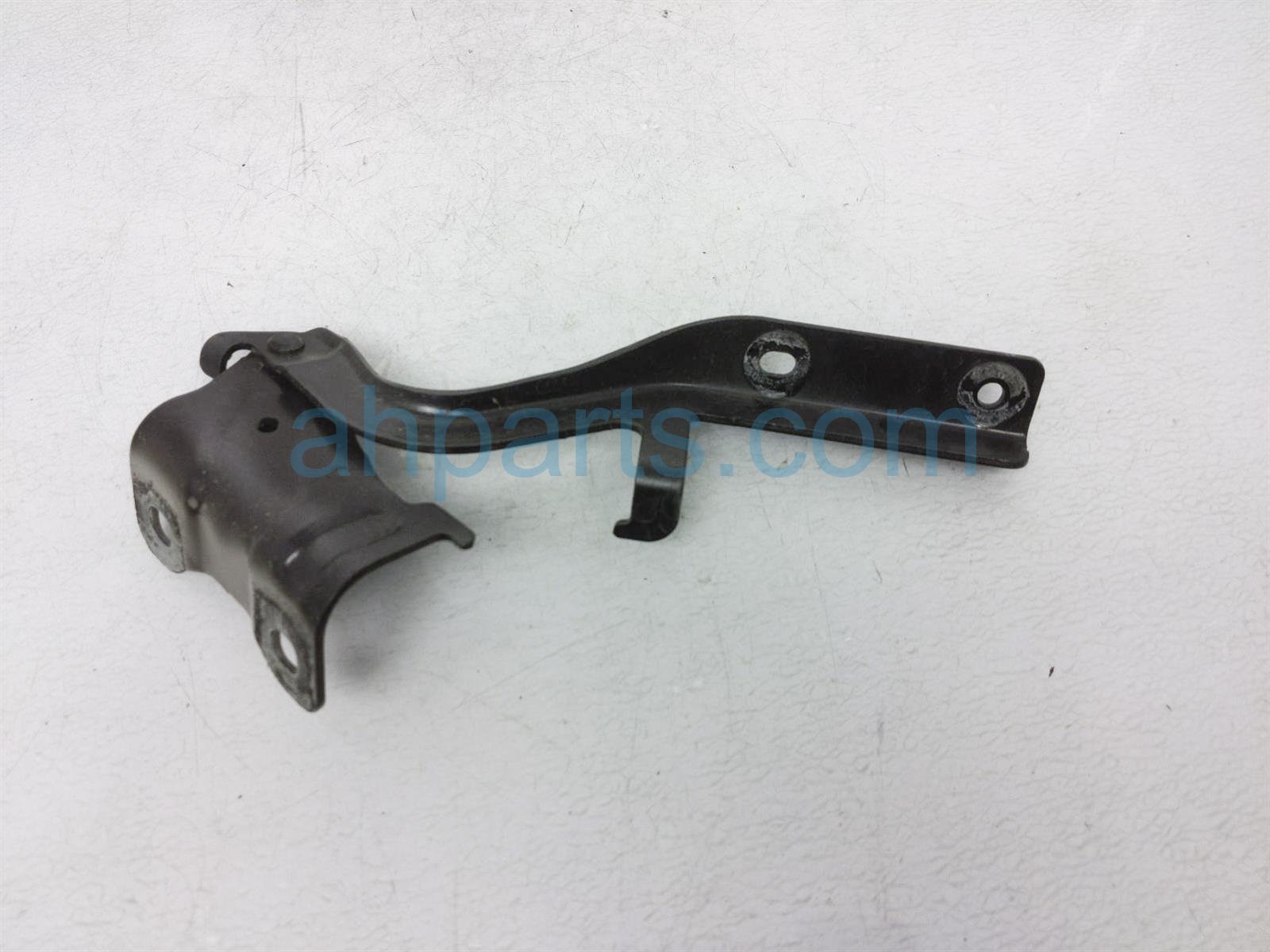 $15 Nissan FR/LH HOOD HINGE