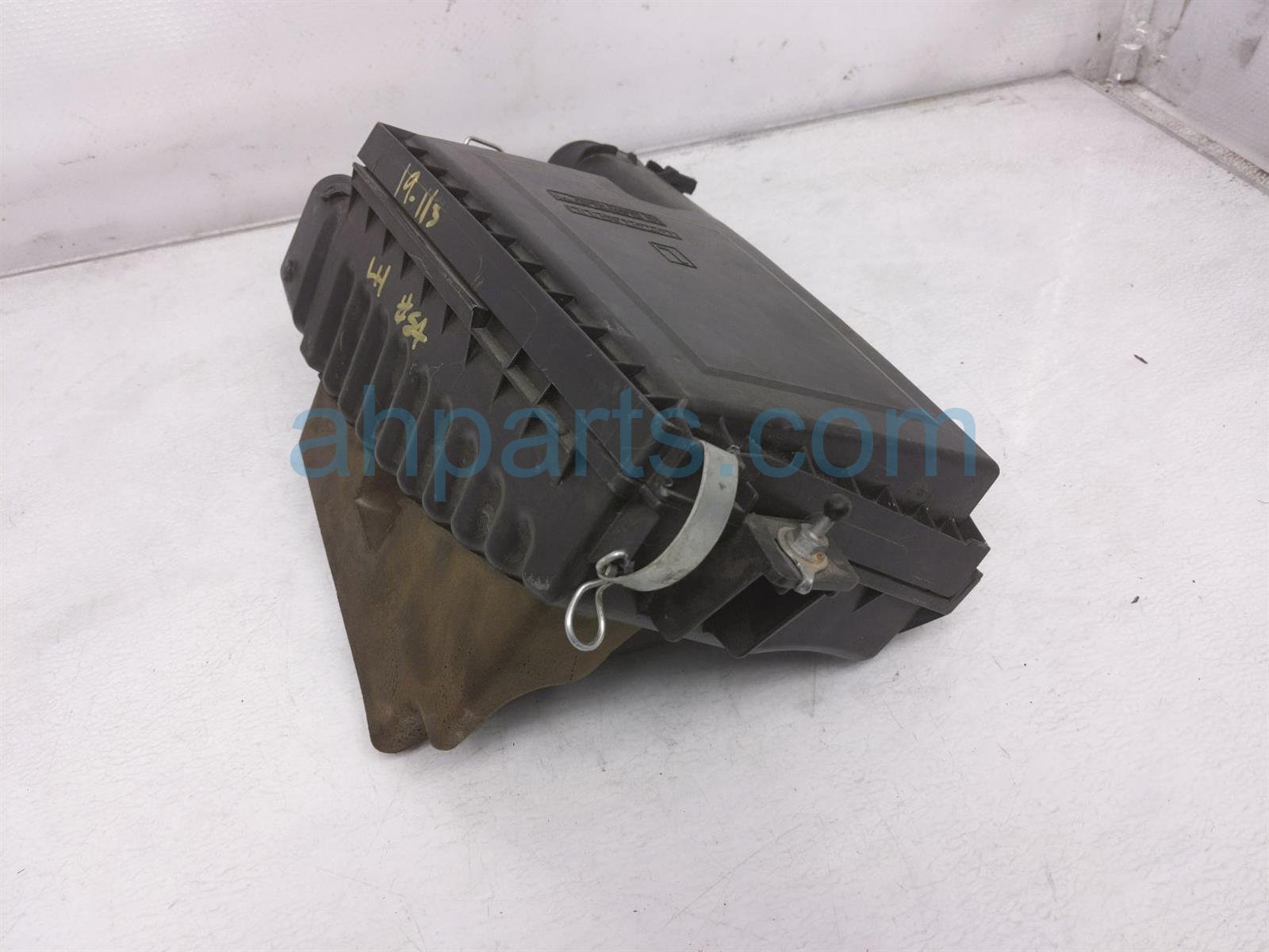 $40 Lexus LEFT SIDE AIR CLEANER INTAKE BOX