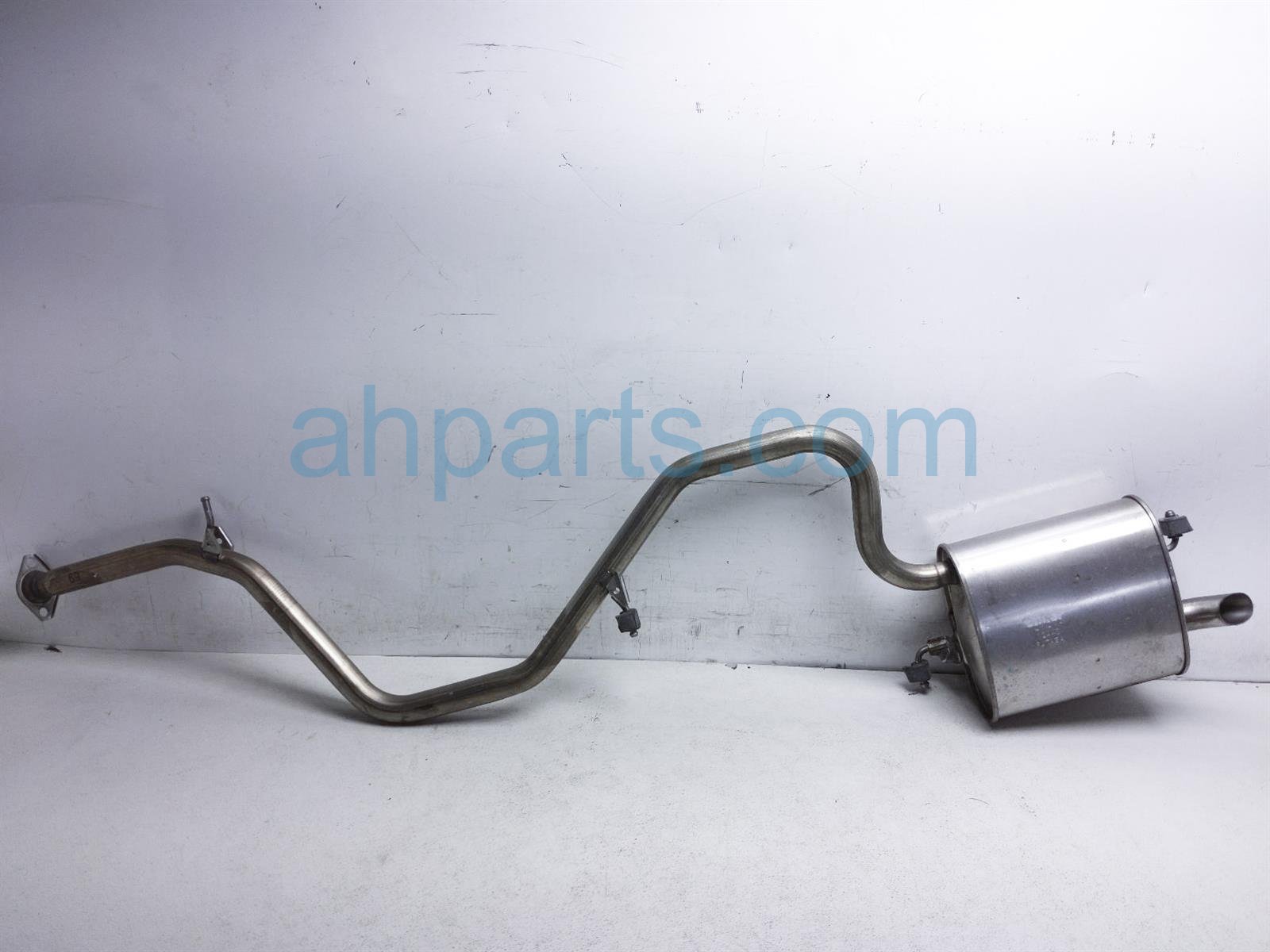 $150 Toyota EXHAUST MUFFLER 4DOOR SDN