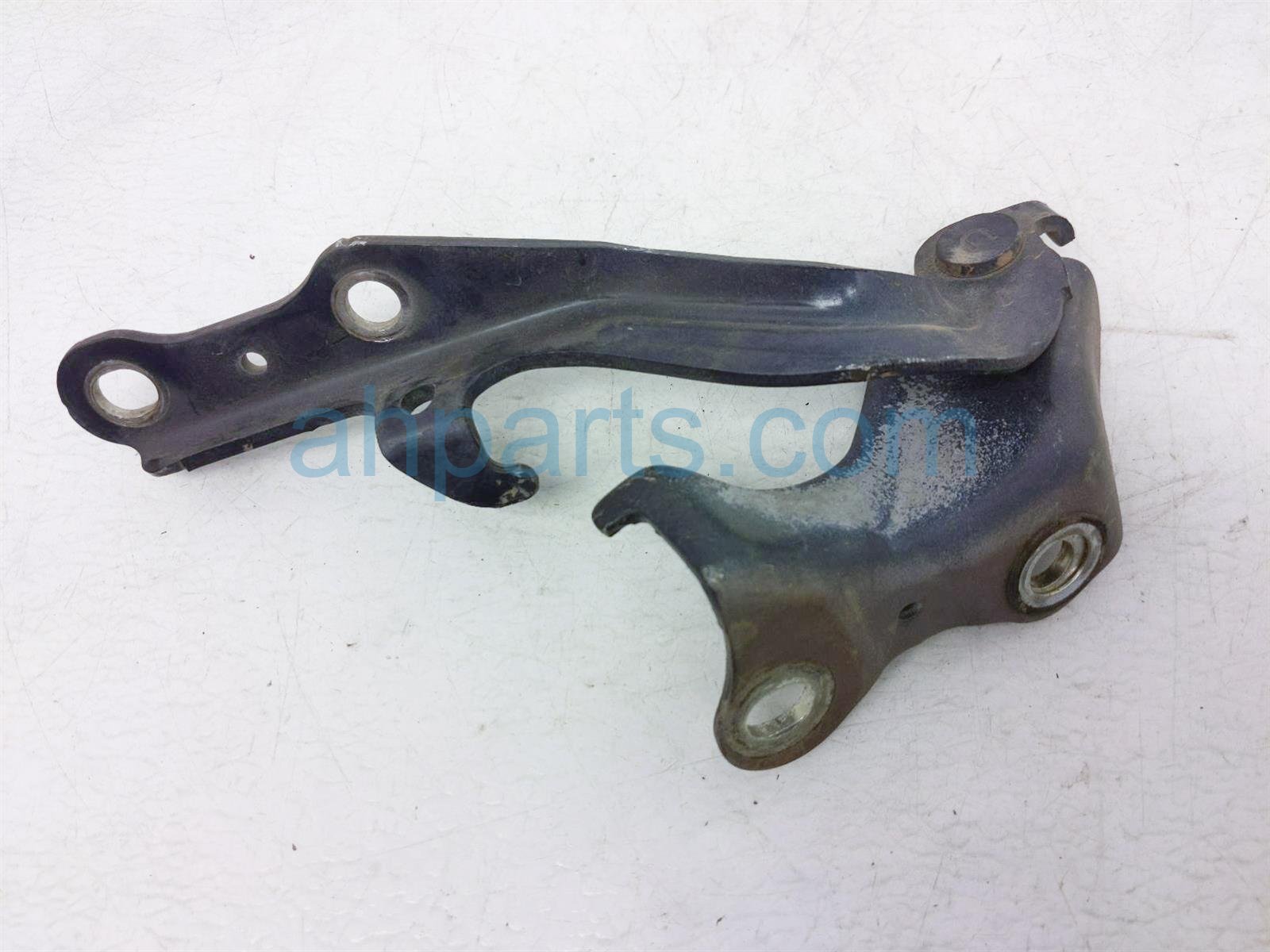 $18 Toyota RH HOOD HINGE