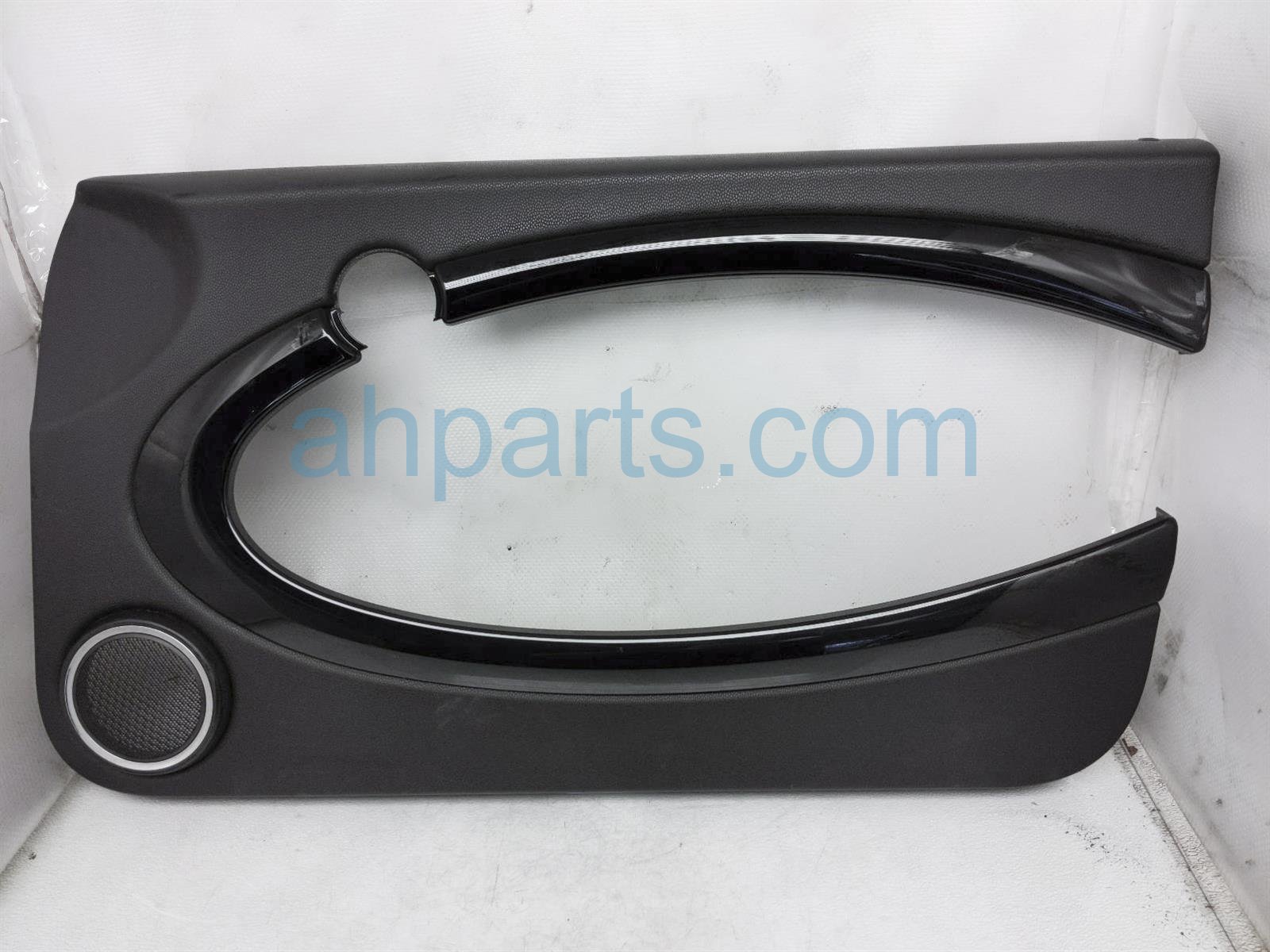 $50 BMW FR/RH INTERIOR DOOR PANEL - BLACK