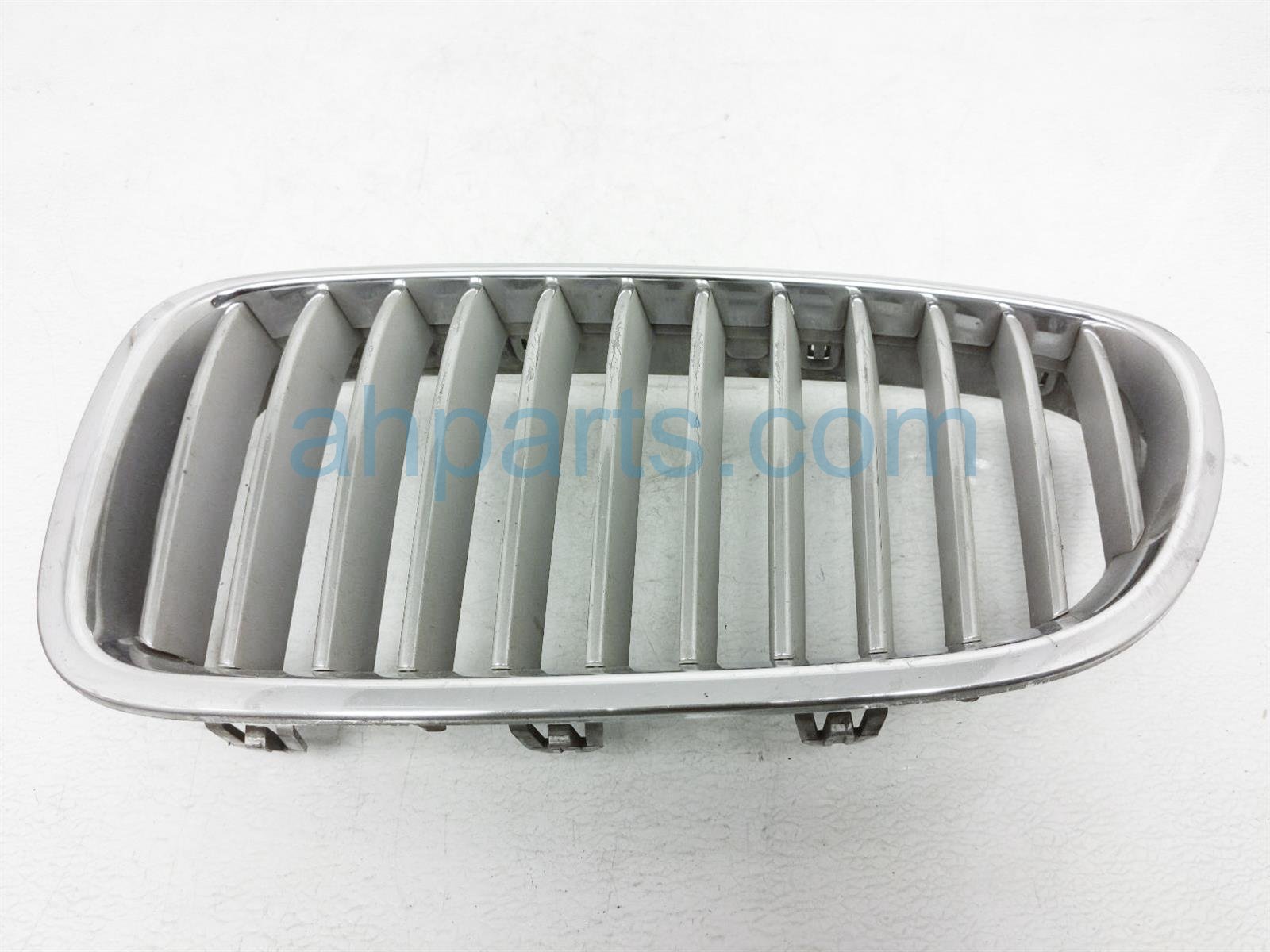 $50 BMW LH UPPER GRILLE - CHROME