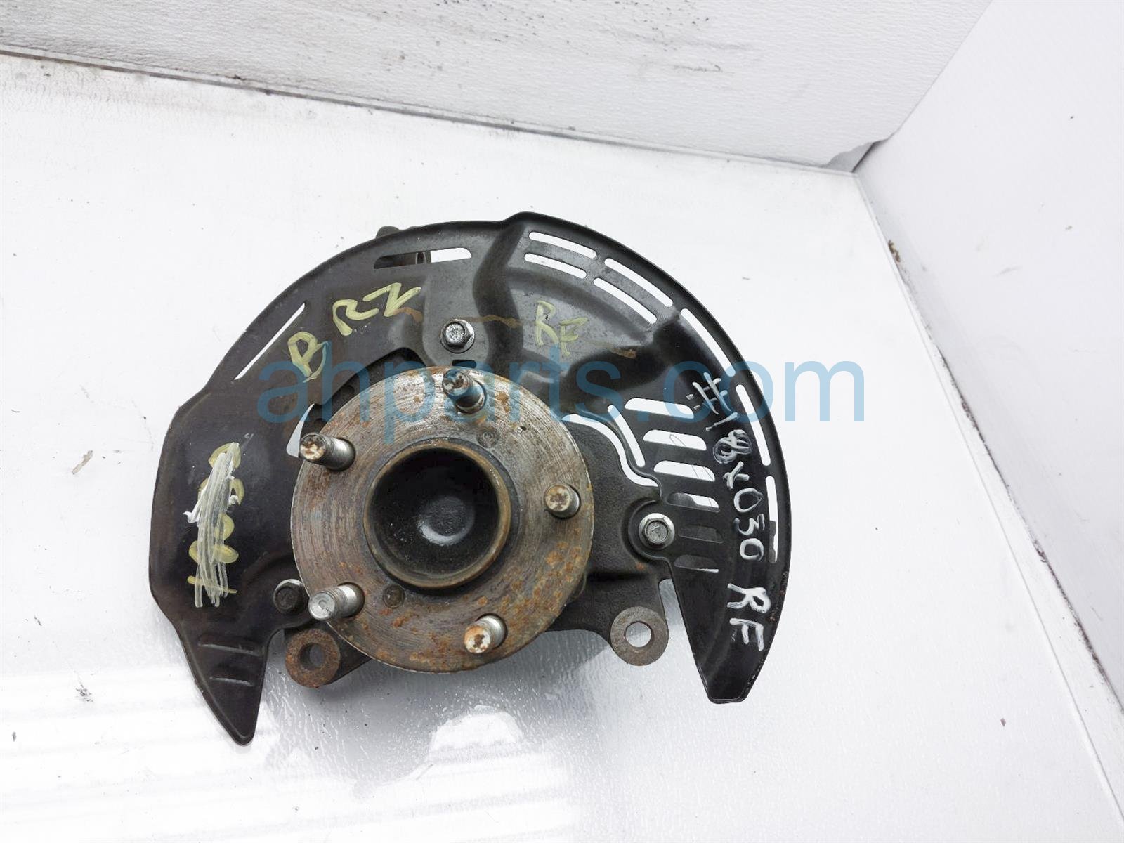 $49 Subaru FR/RH SPINDLE KNUCKLE HUB ASSY