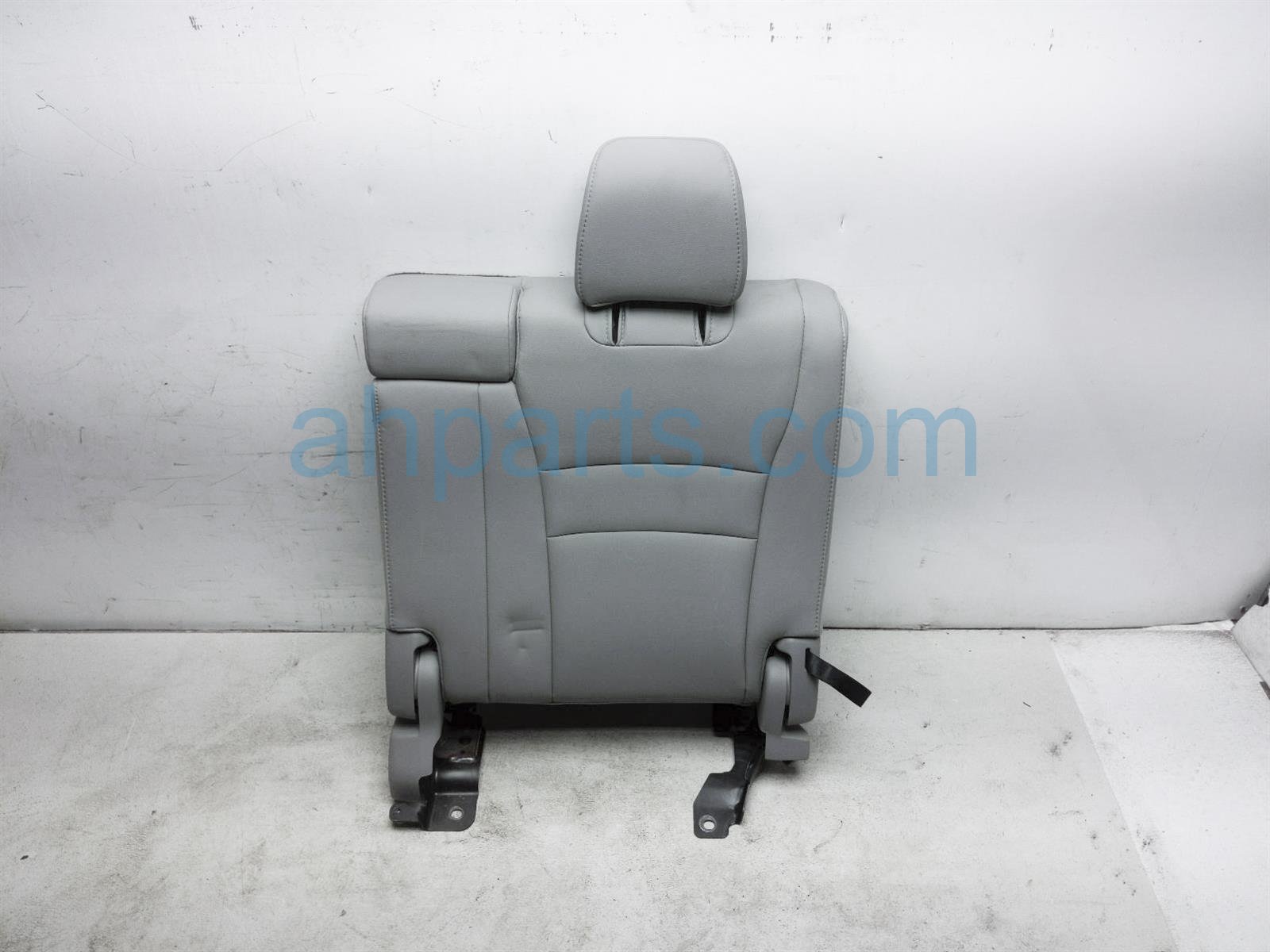 $100 Honda 3RD ROW LH UPPER SEAT - GREY LEATHER