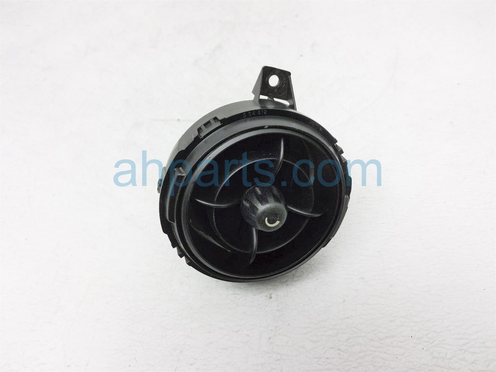 $20 BMW RH DASHBOARD AIR VENT OUTLET