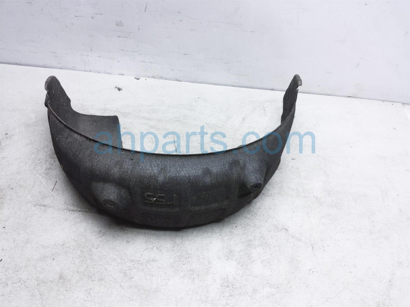 $25 BMW RR/LH INNER FENDER LINER