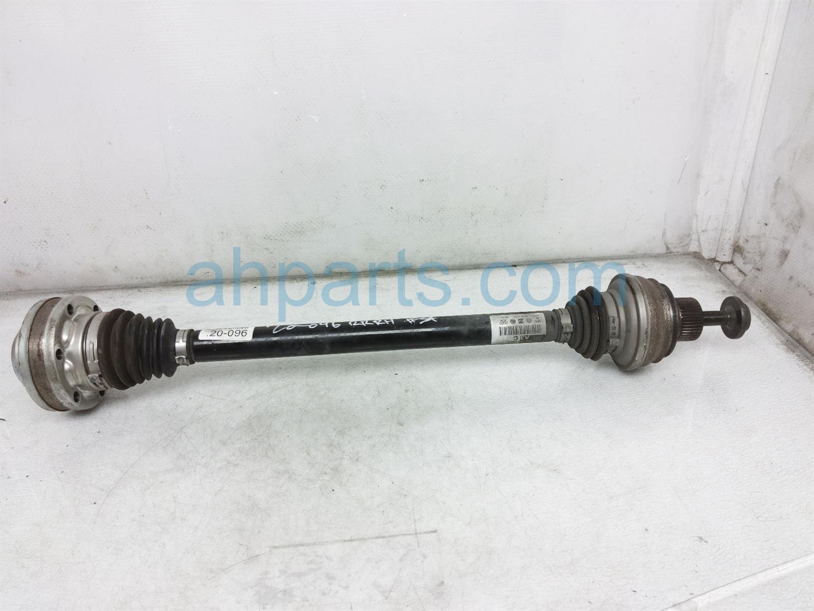 $40 Audi RR/RH AXLE DRIVE SHAFT