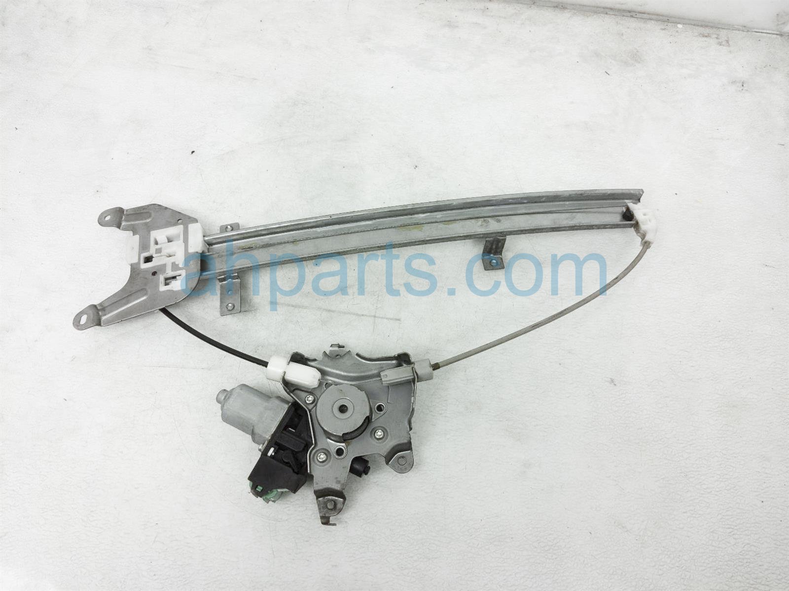 $45 Infiniti L/RR POWER WINDOW REGULATOR