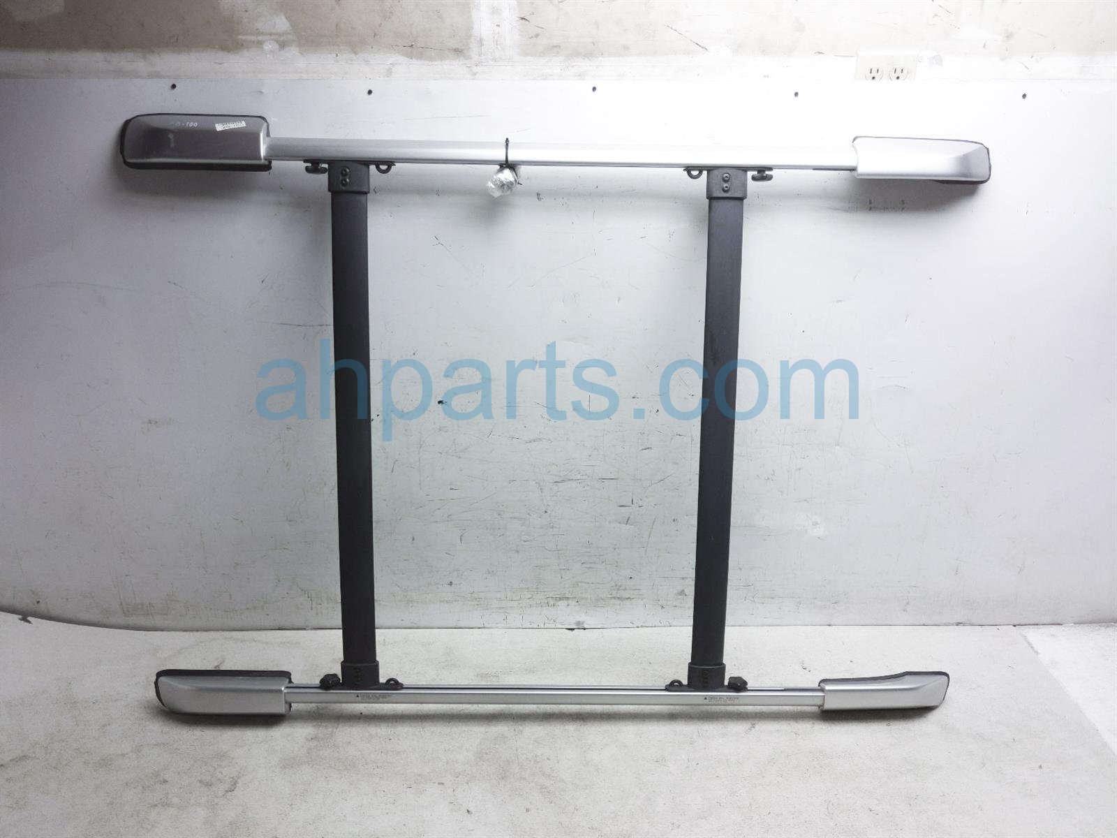 $189 Toyota LH & RH ROOF RAILS & CROSSBARS