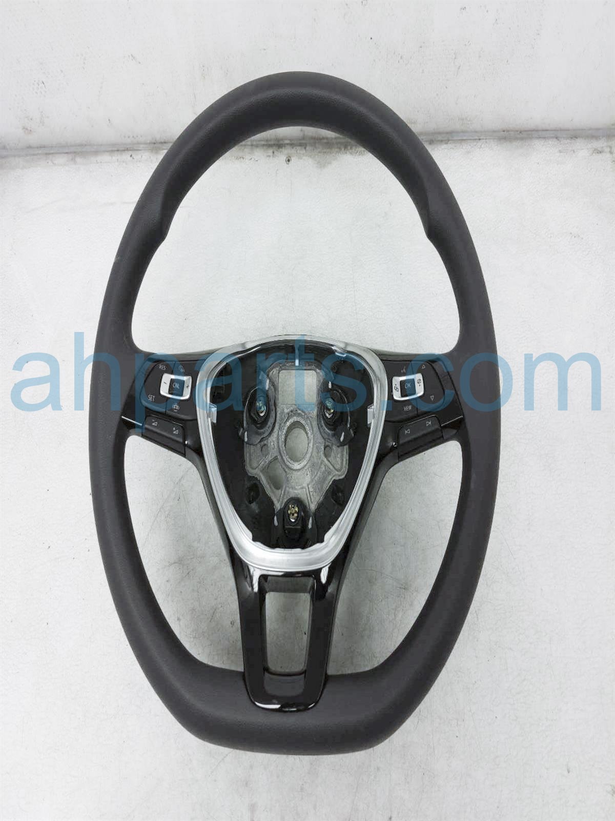 $175 Volkswagen STEERING WHEEL - BLACK