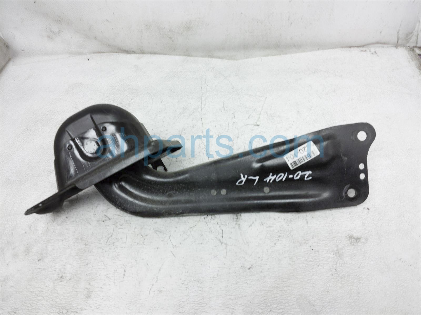 $65 Volkswagen RR/LH TRAILING CONTROL ARM