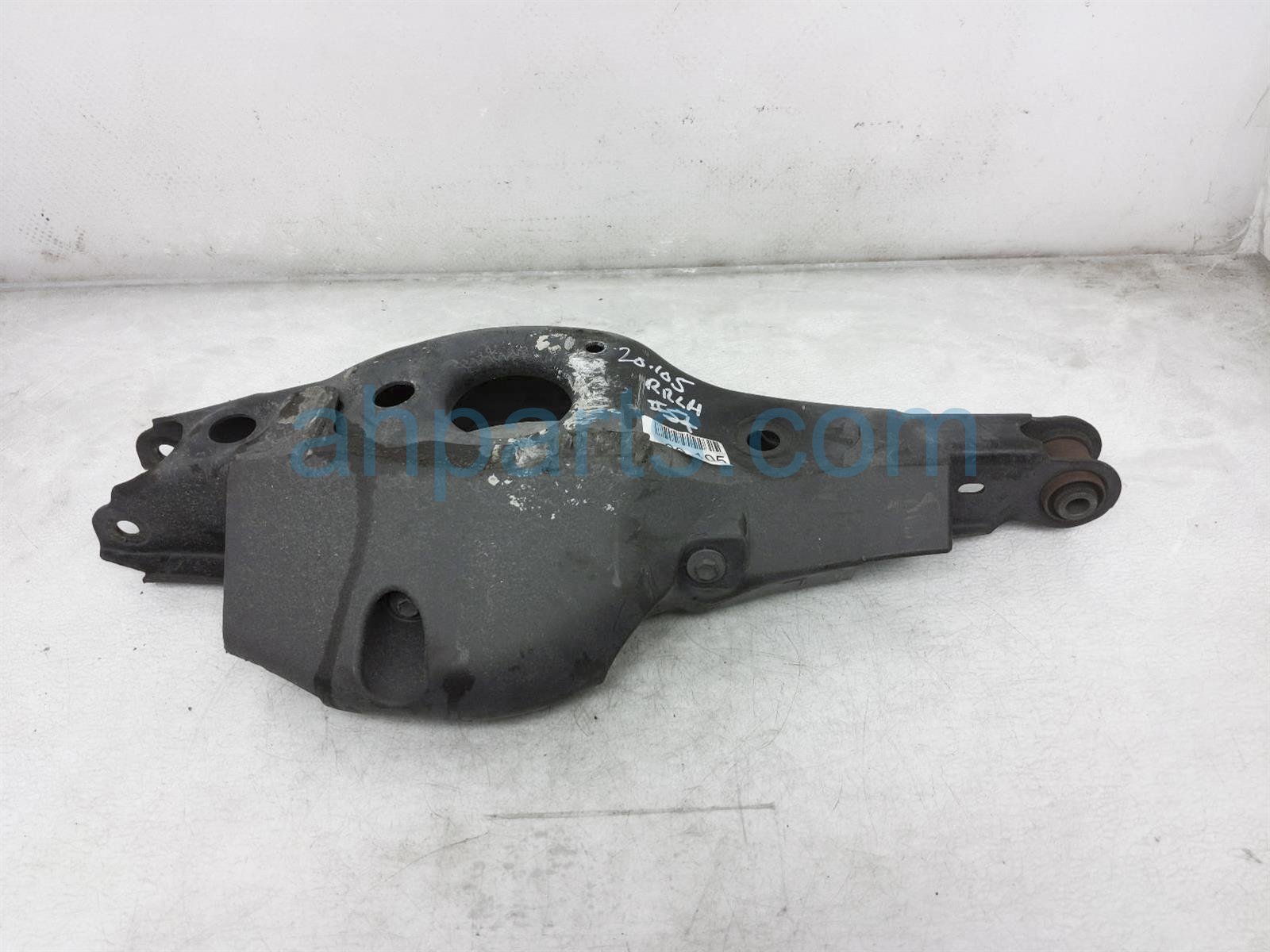 $39 Lexus RR/LH SPRING MOUNT CONTROL ARM