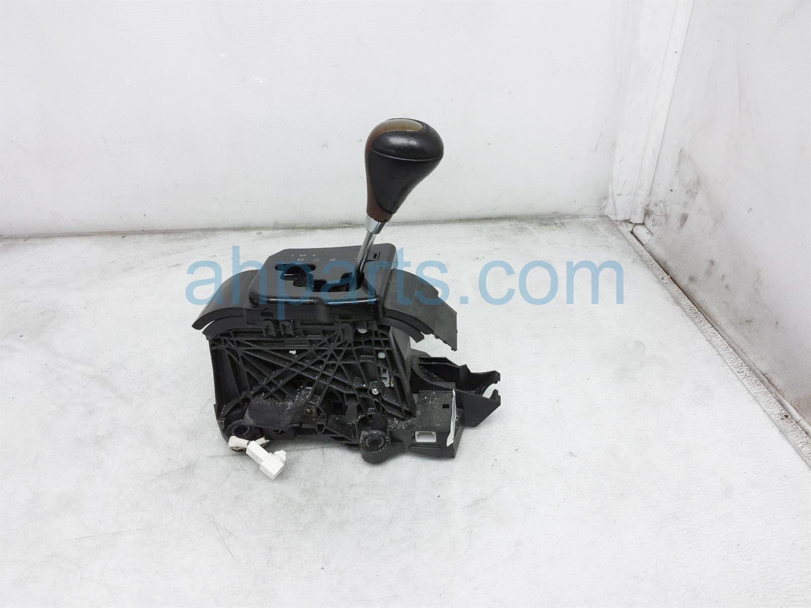 $75 Lexus SHIFTER SELECT LEVER ASSY