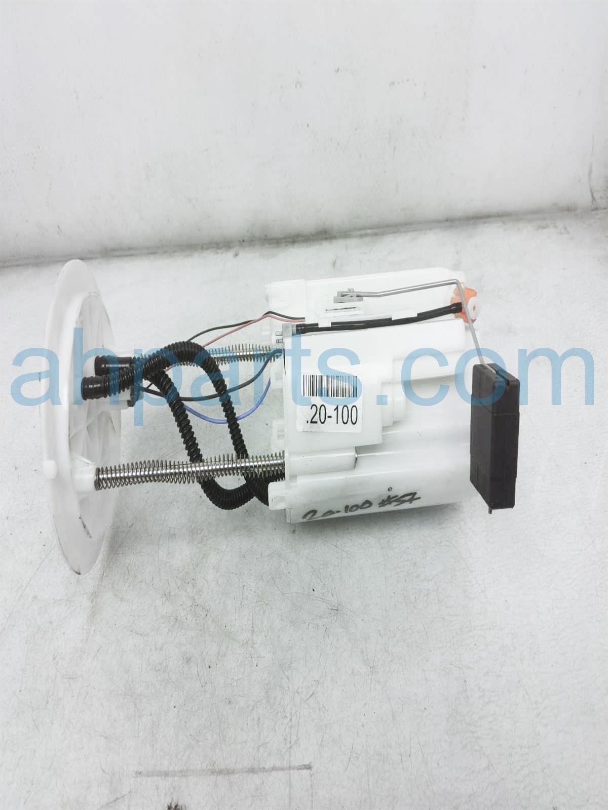 $60 Toyota GAS / FUEL PUMP