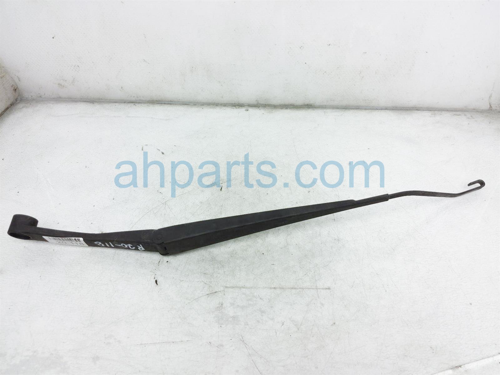 $18 Subaru RH WINDSHIELD WIPER ARM