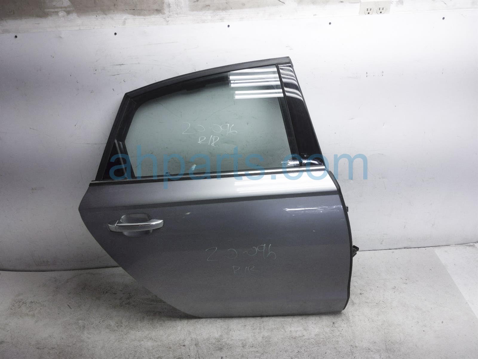 $469 Audi RR/RH DOOR ASSY (GRAY)