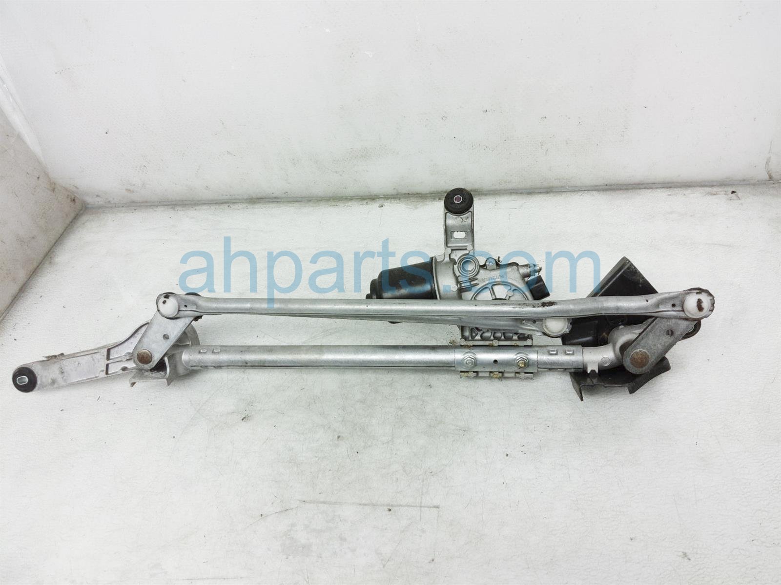 $49 Subaru WINDSHIELD WIPER MOTOR ASSY