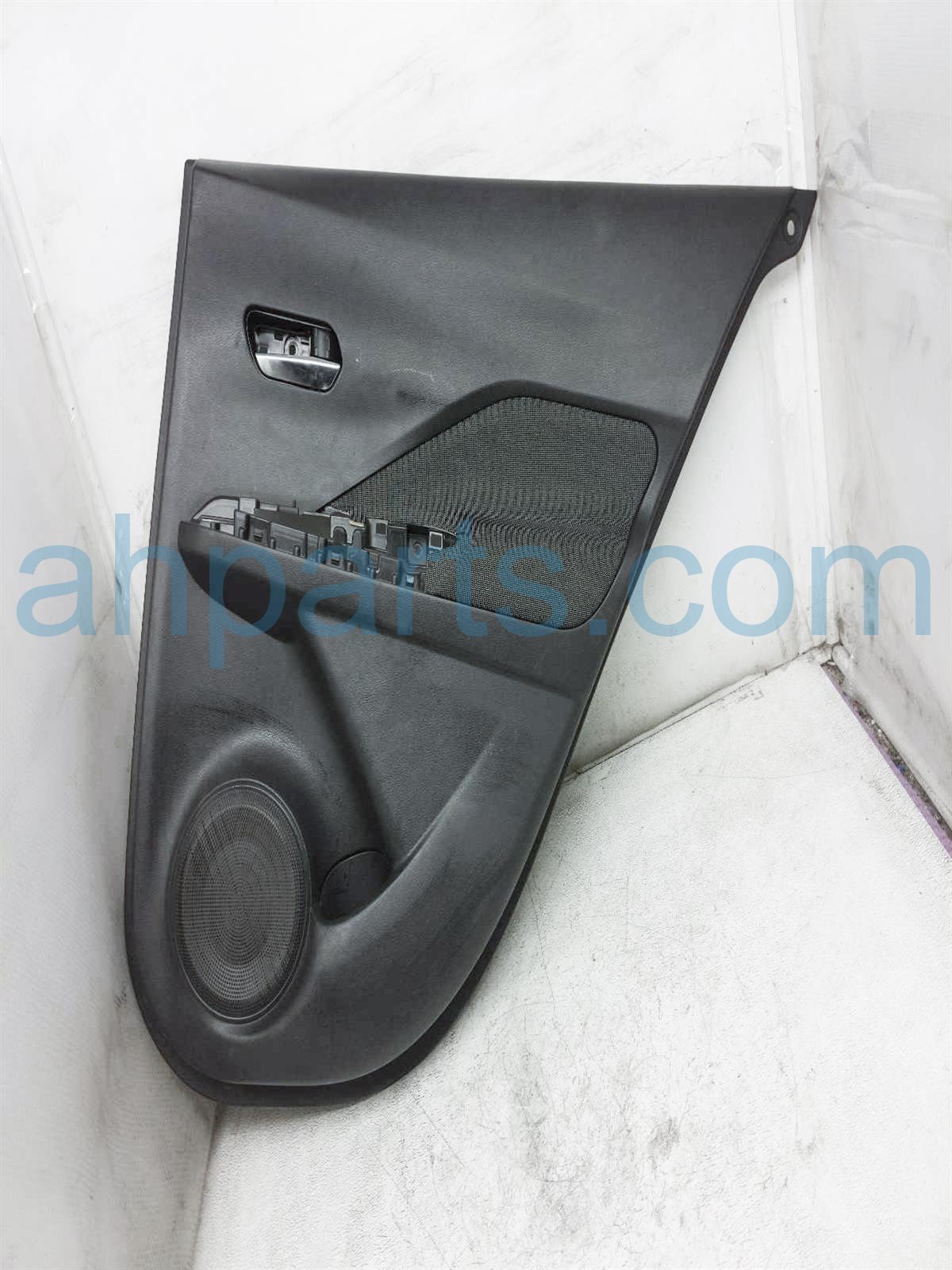 $85 Nissan RR/RH INTERIOR DOOR PANEL - BLACK