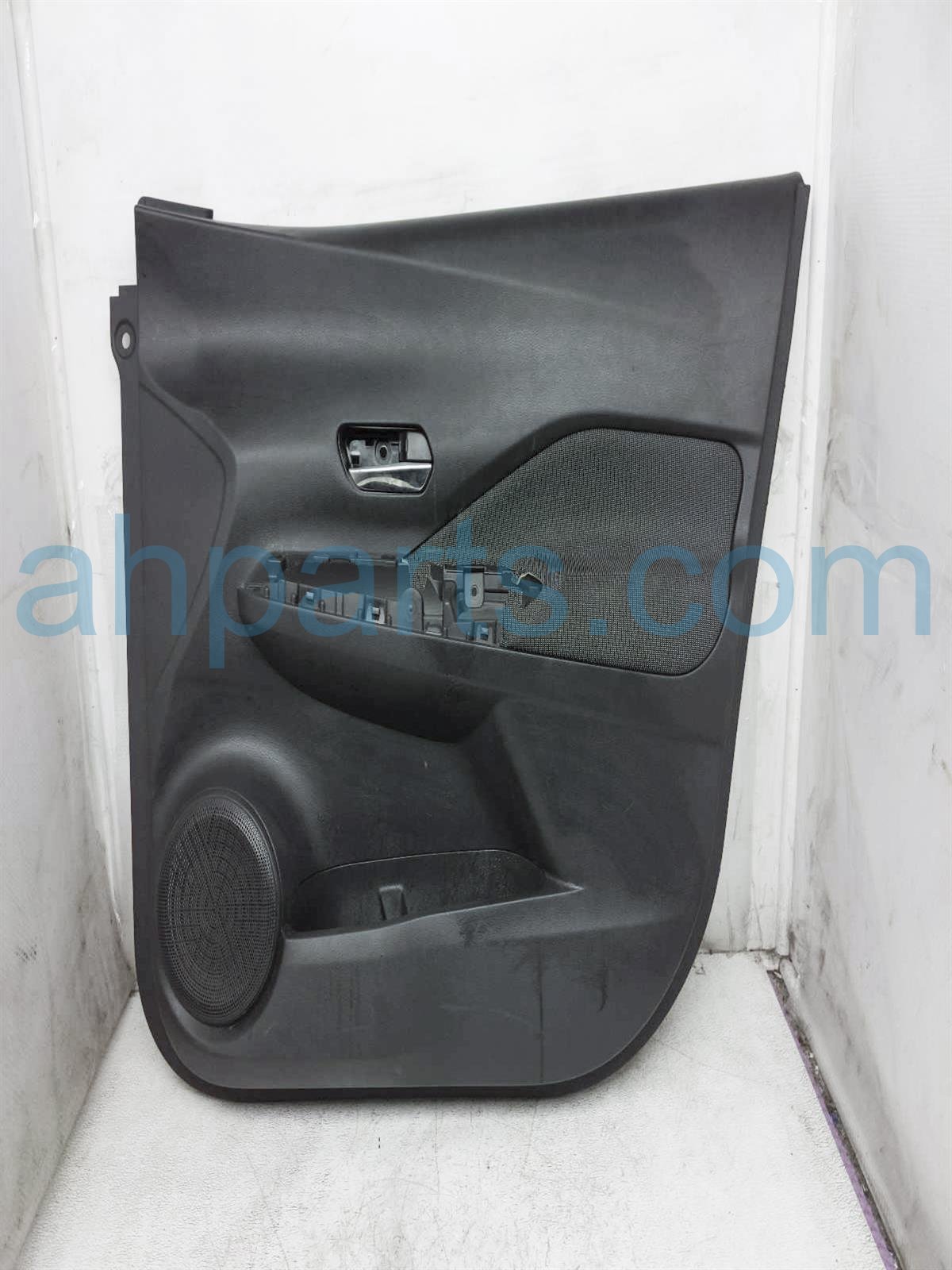 $99 Nissan FR/RH INTERIOR DOOR PANEL - BLACK