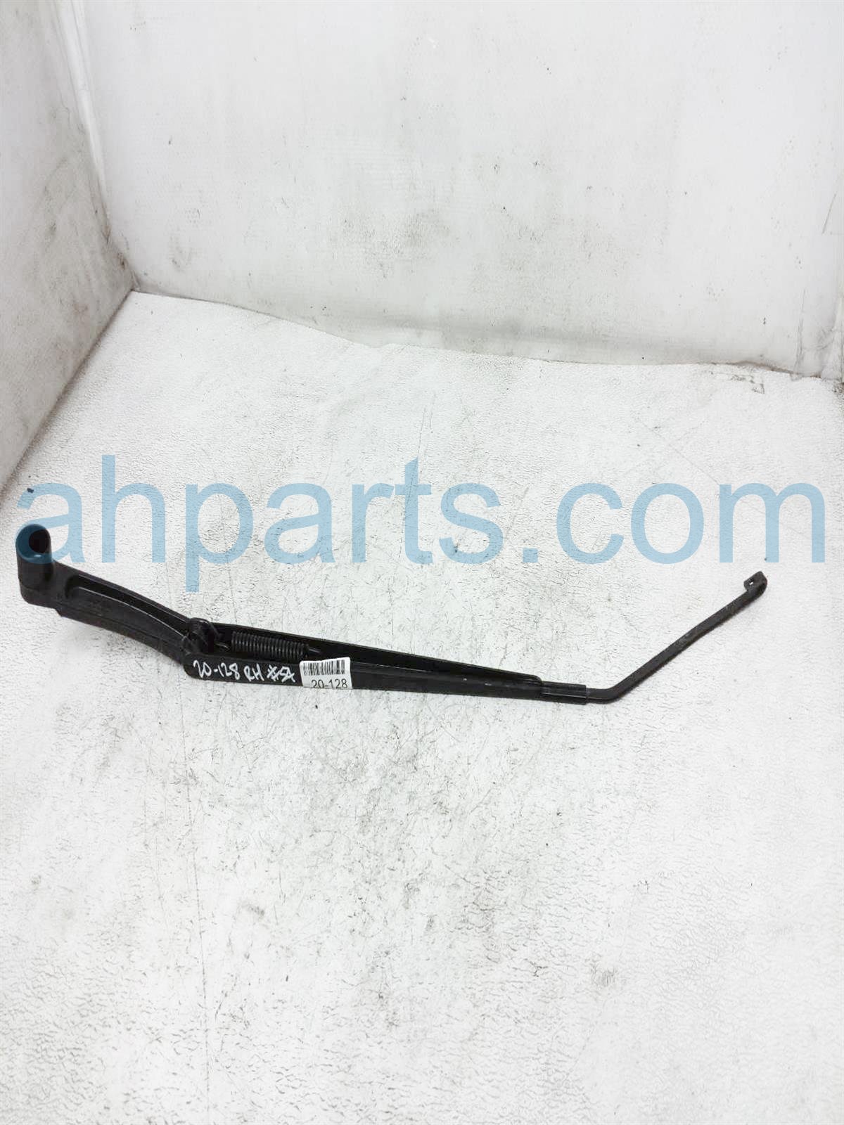 $20 Nissan RH WIPER ARM