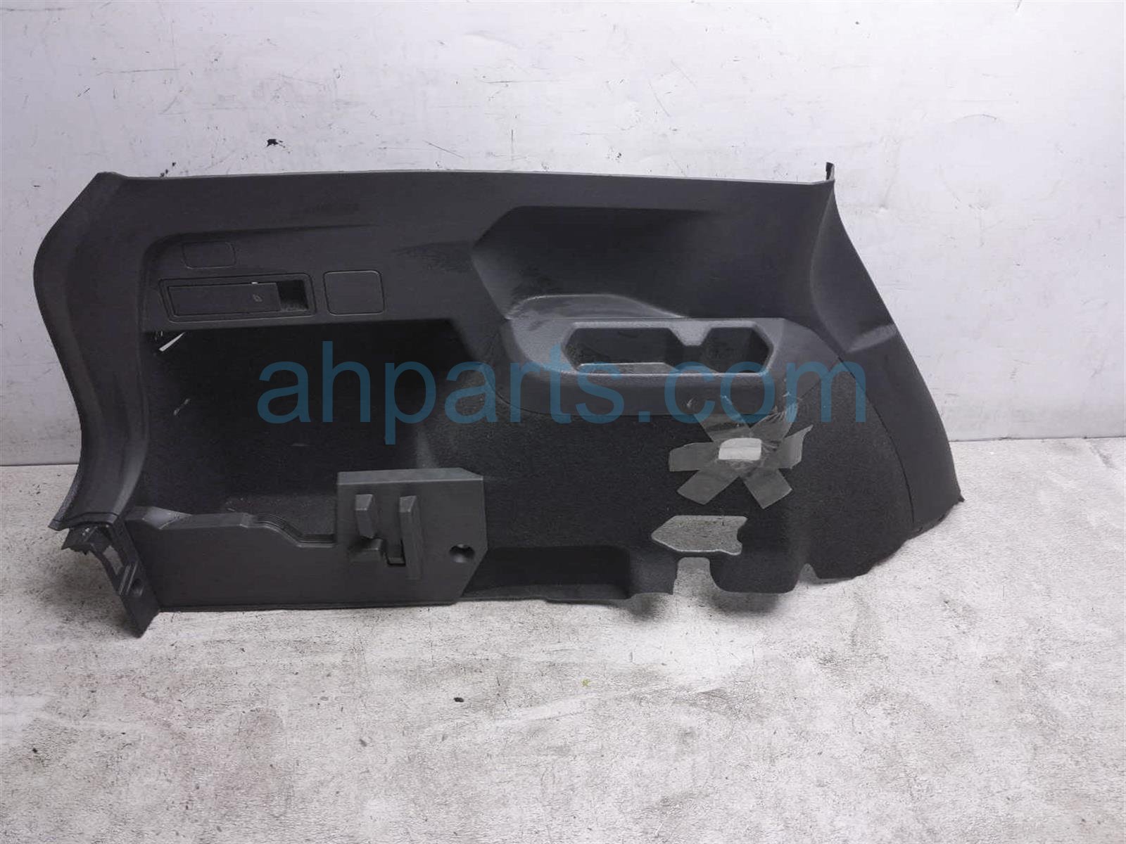 $75 Volkswagen LH INTERIOR QUARTER TRIM LINER BLACK