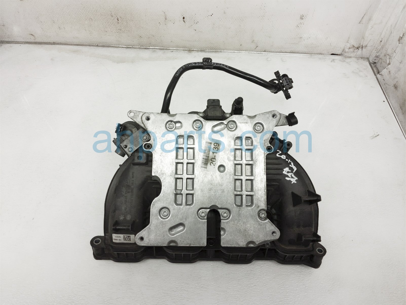 $90 BMW INTAKE MANIFOLD