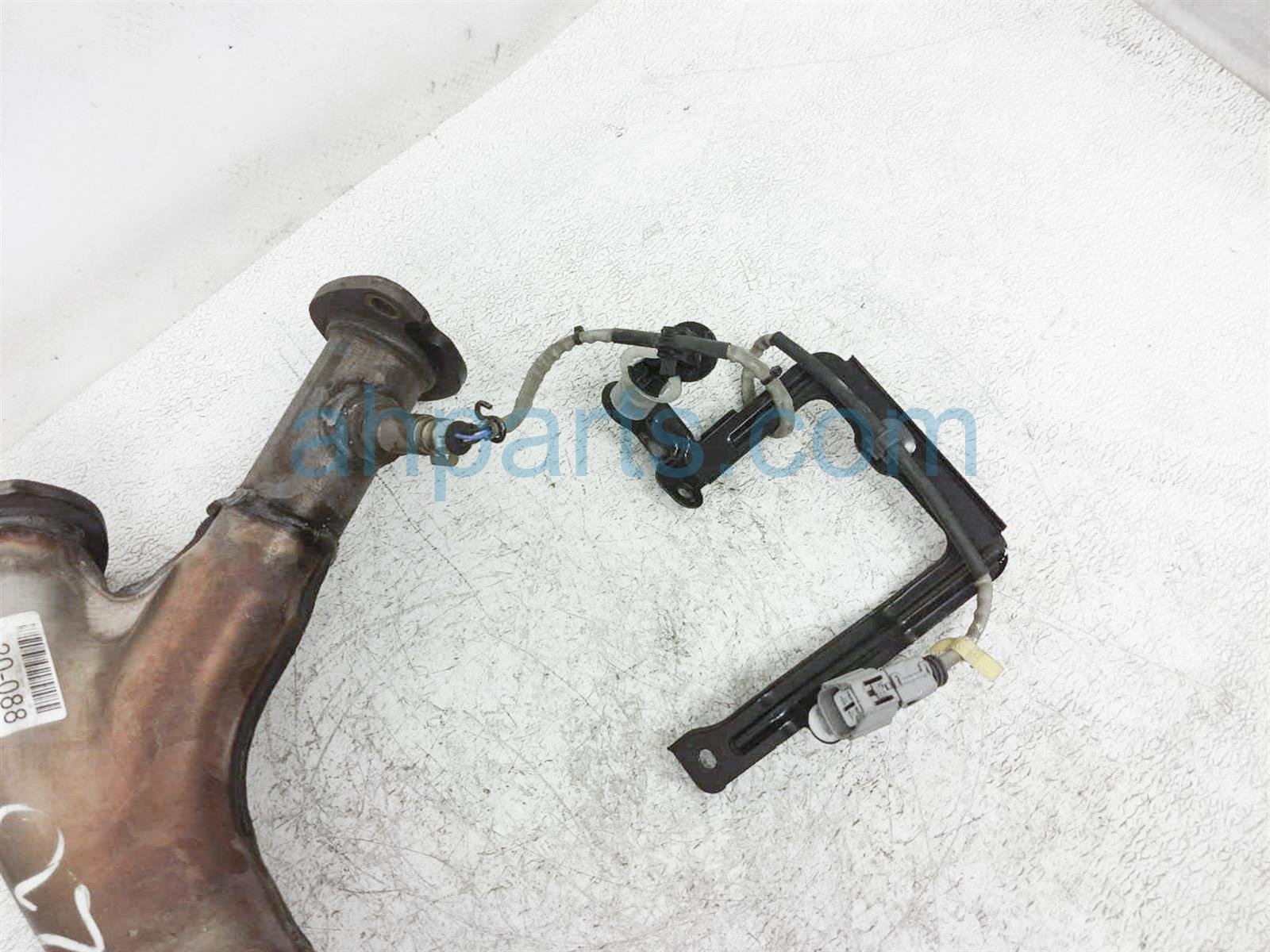 $39 Toyota CROSSOVER PIPE OXYGEN SENSOR