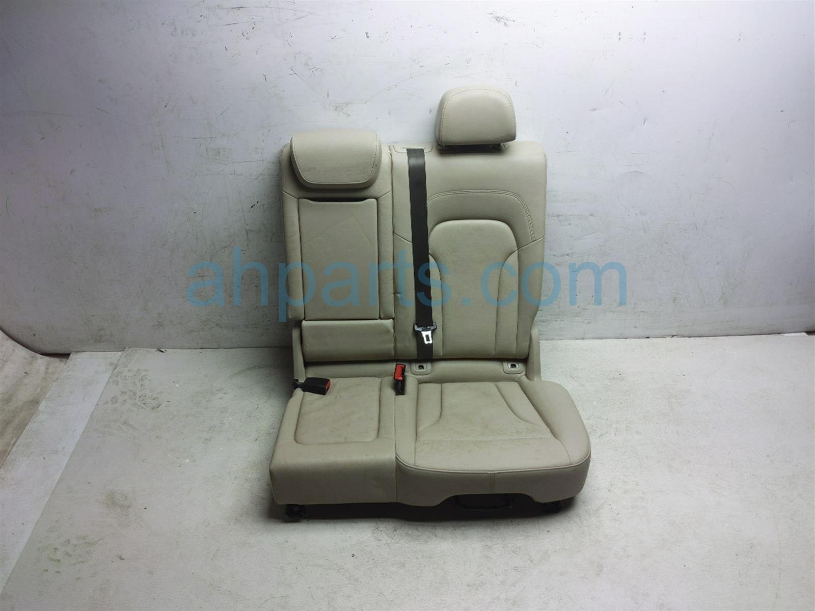 $100 Audi 2ND ROW LH SEAT - BEIGE