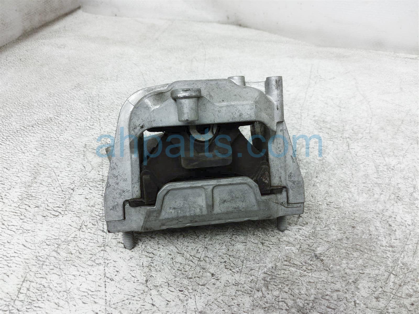 $60 Volkswagen FRONT ENGINE MOUNT