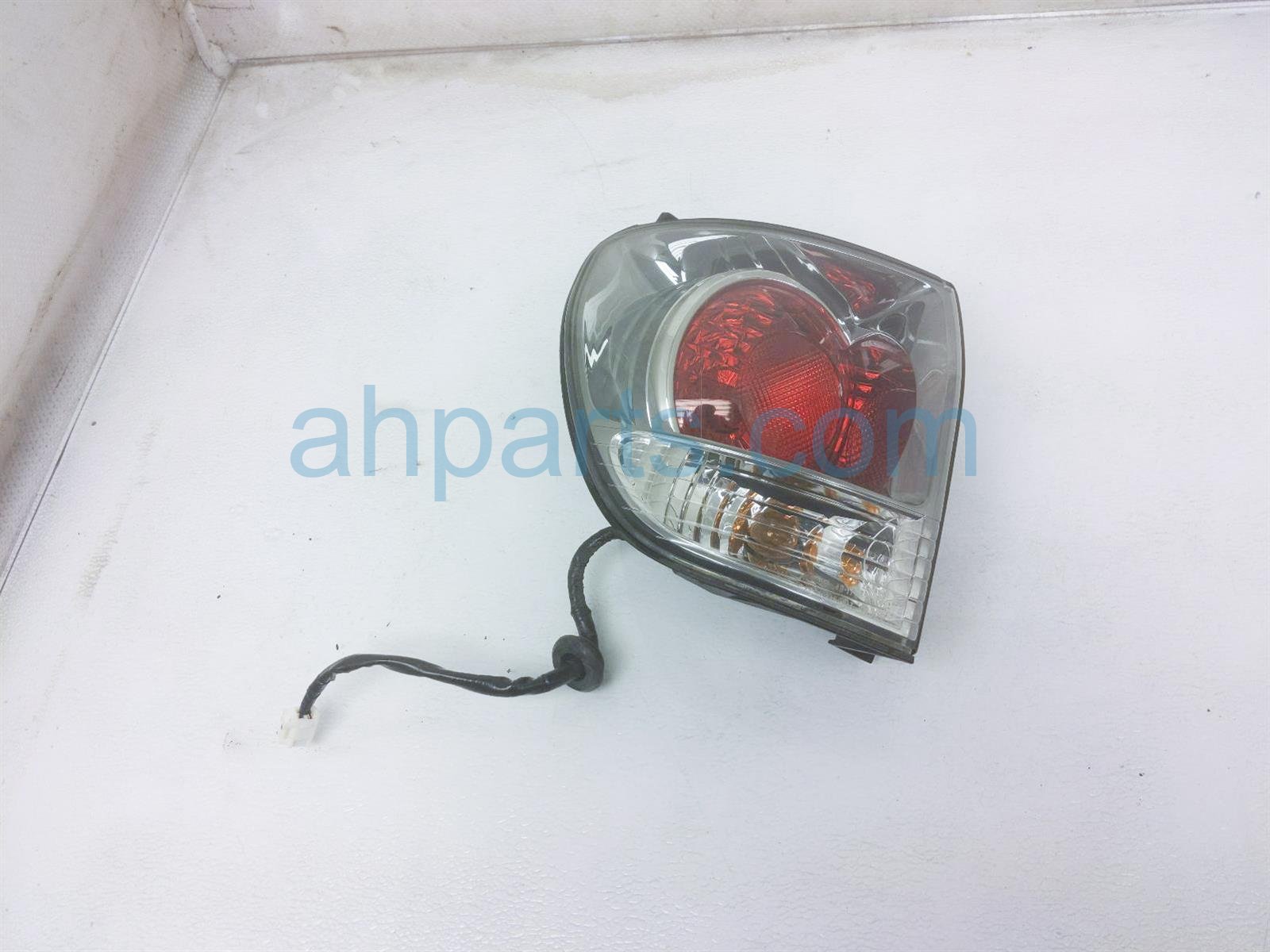 $45 Lexus LH TAIL LAMP / LIGHT (ON BODY)