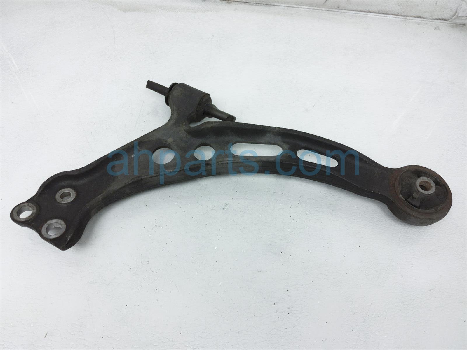 $40 Lexus FR/RH LOWER CONTROL ARM