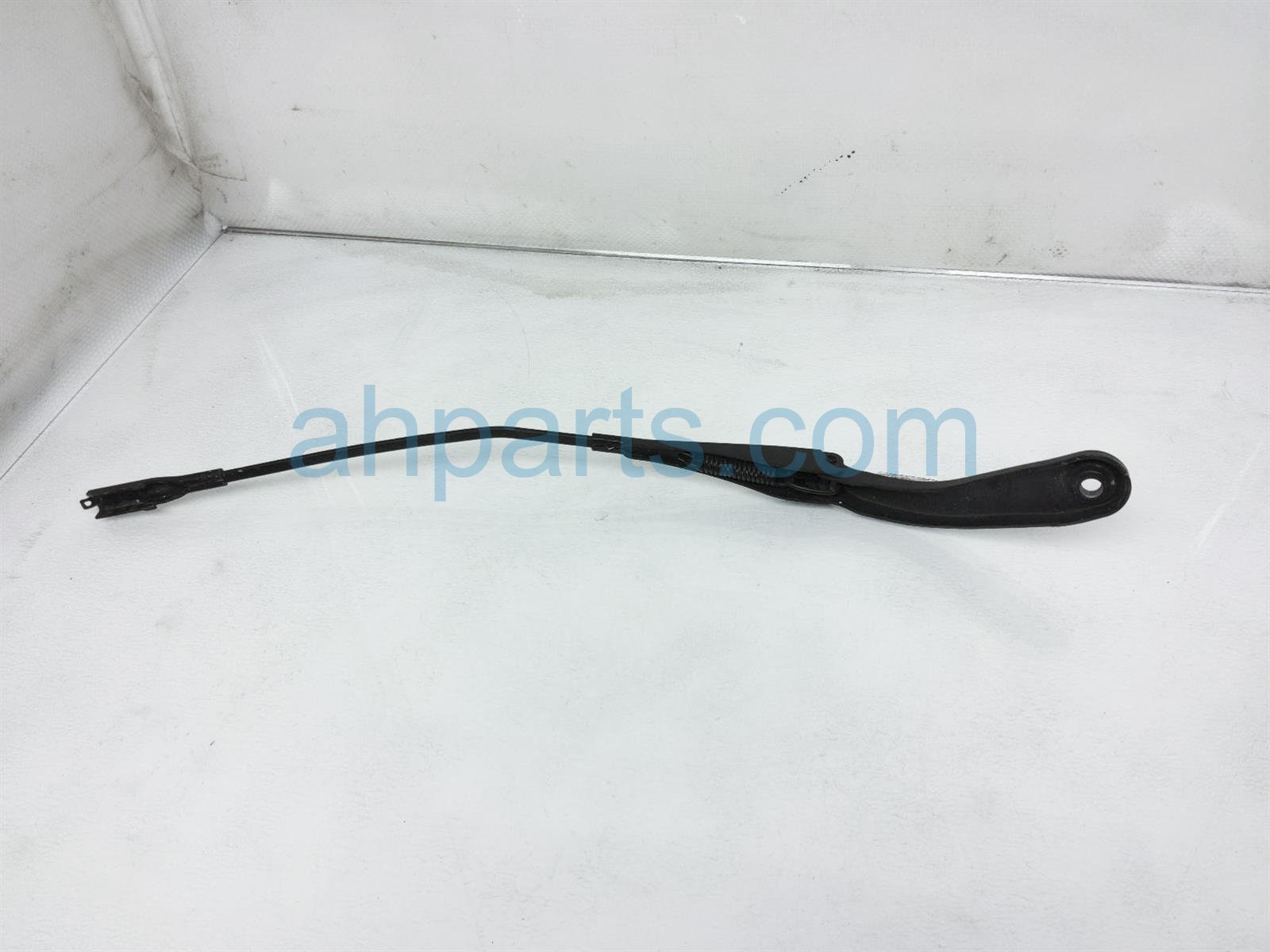 $20 BMW RH WINDSHIELD WIPER ARM