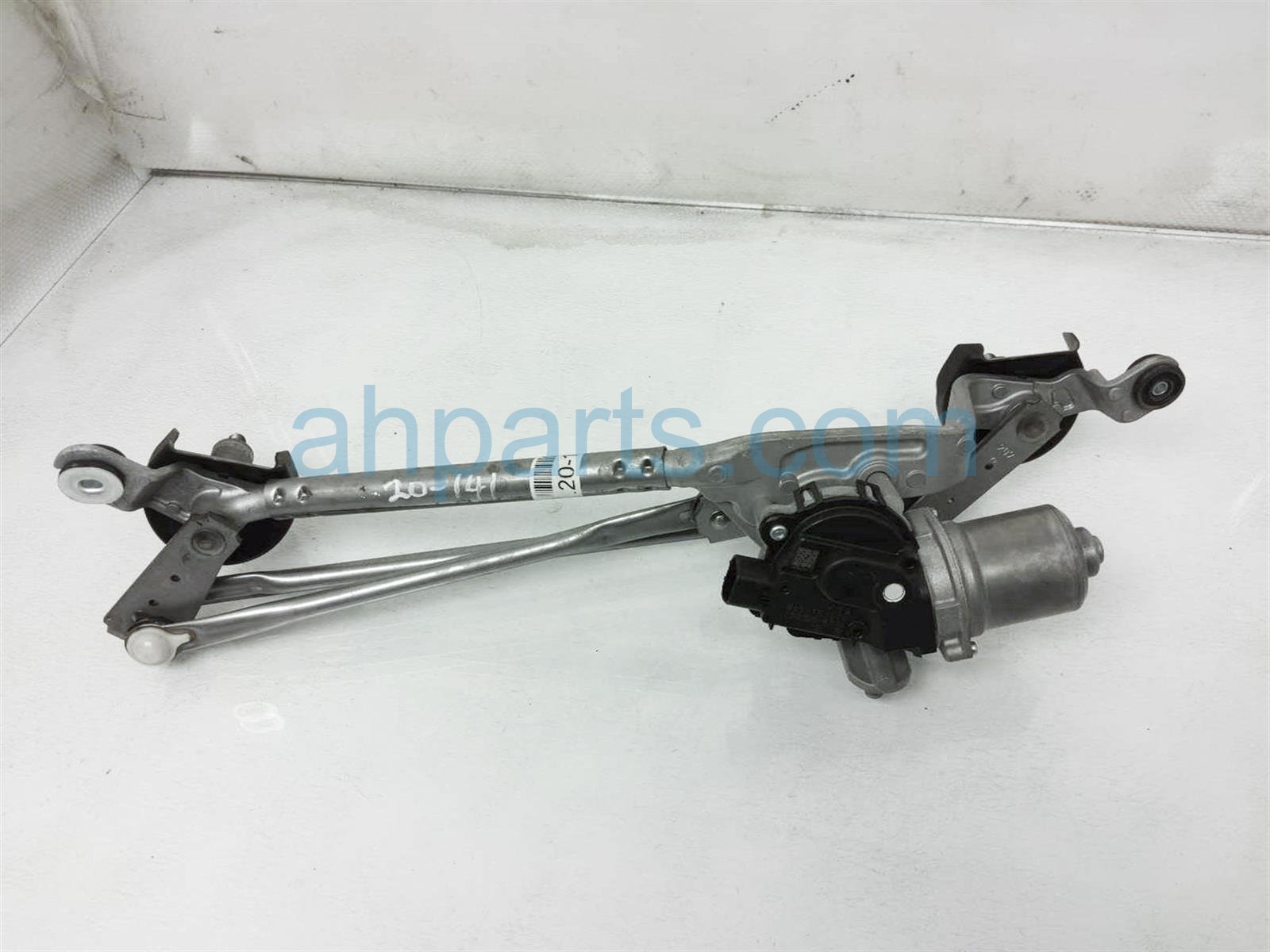 $95 Subaru FRONT WINDSHIELD WIPER MOTOR