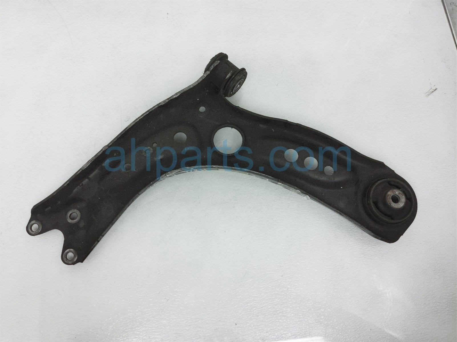 $80 Audi FR/RH LOWER CONTROL ARM