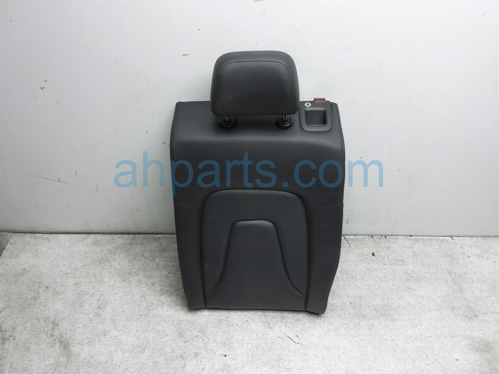 $125 Audi RR/LH SEAT TOP CUSHION - BLACK LTHR