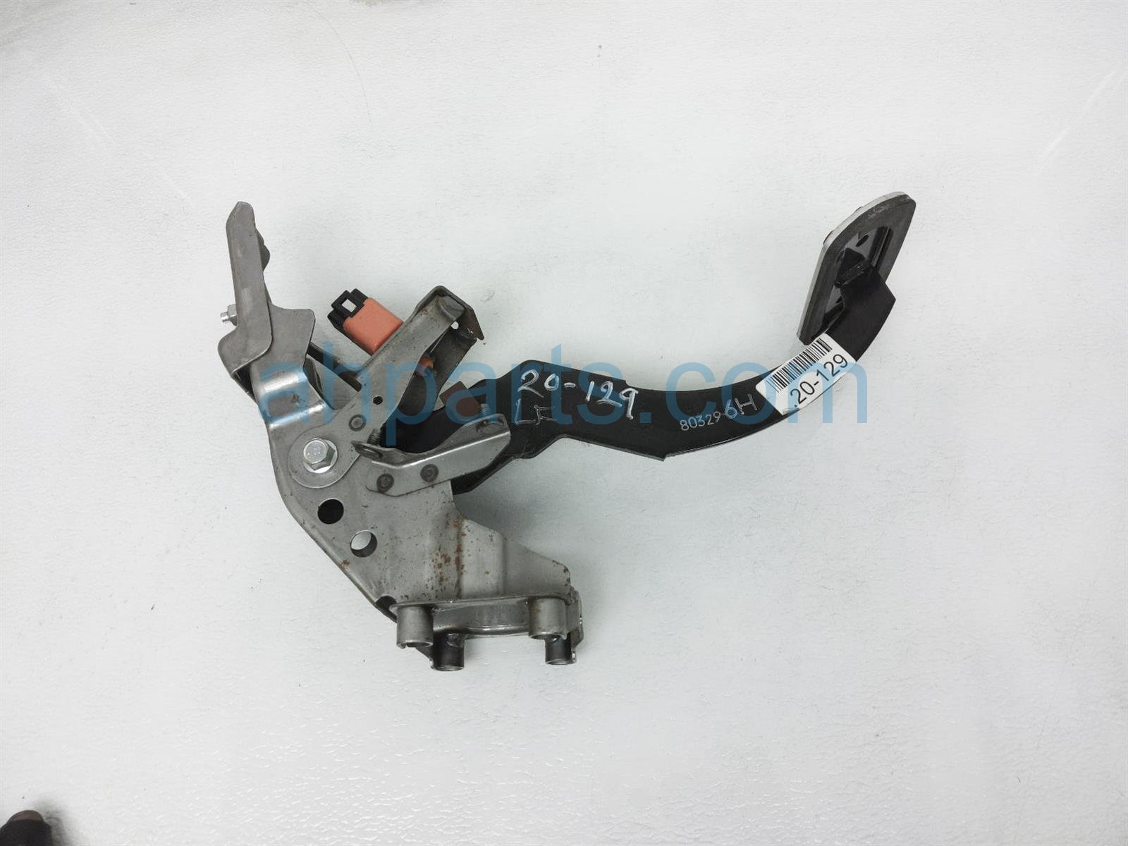 $25 Subaru BRAKE PEDAL ASSY