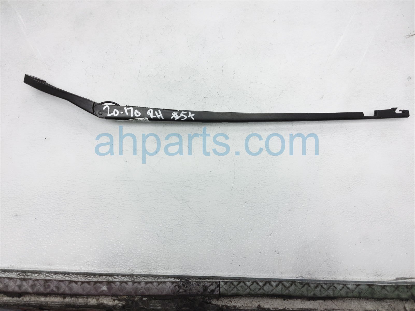 $20 Audi RH WIPER ARM